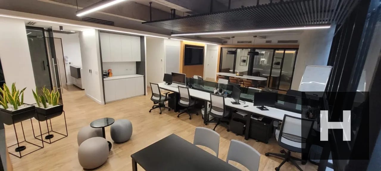 Espacios de Trabajo — Oficina Plug & Play en Renta | Zona 14 | 212 m² — Oficina en Alquiler en Burgó, Zona 14, Guatemala, Ciudad — foto 1 de 13