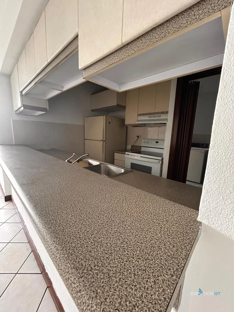 APARTAMENTO EN RENTA – EDIFICIO PACIFICA PLAZA, ZONA 14 - 7