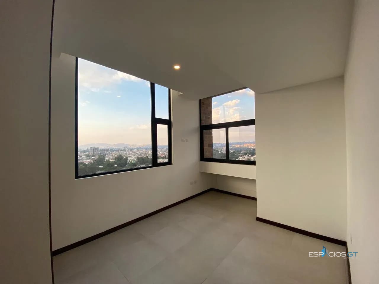 Apartamento en venta cerca de universidades, hospitales, restaurantes y centros de negocios. Si buscas comodidad, excelente ubicación y un estilo de vida moderno, ¡este apartamento es para ti! — Apartamento en Venta en Zona 10, Guatemala, Ciudad — foto 6 de 7