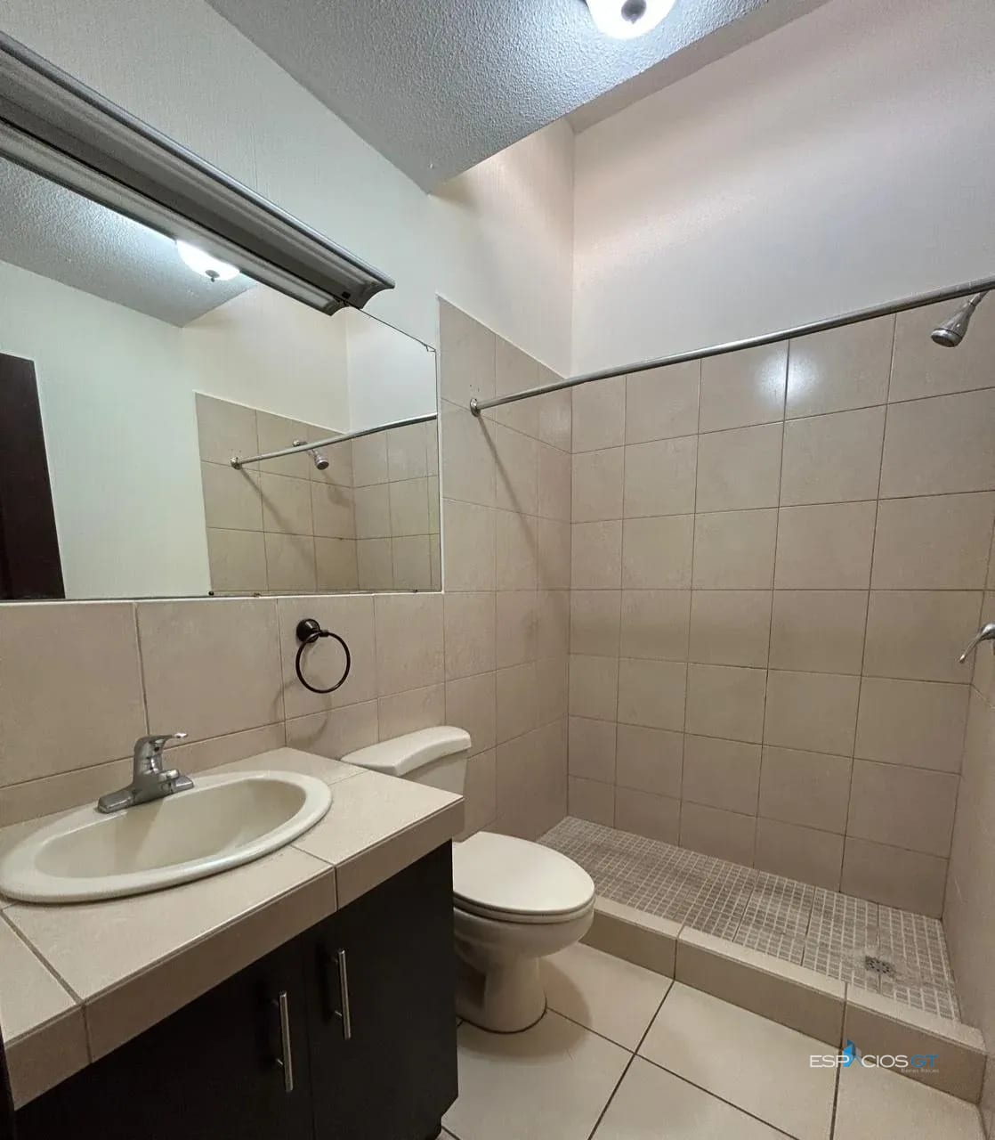 🏡 CASA | ALAMEDA DE SAN ISIDRO ZONA 16 — Casa en Alquiler en Alamedas de San Isidro, Zona 16, Guatemala, Ciudad — foto 11 de 12