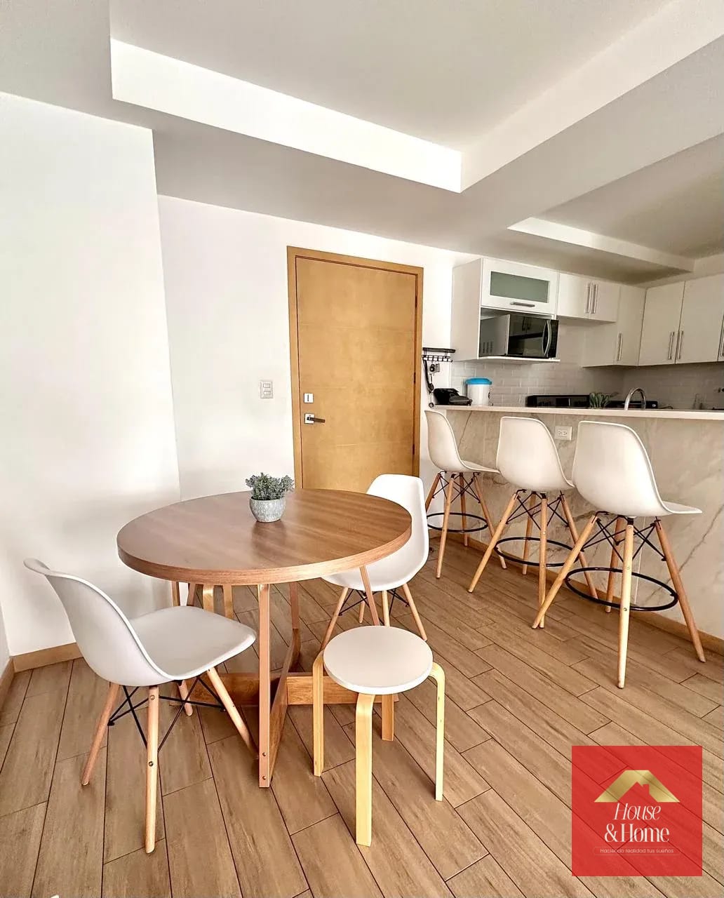 Renta de apartamento en zona 10 — Apartamento en Alquiler en Zona 10, Guatemala, Ciudad — foto 3 de 14