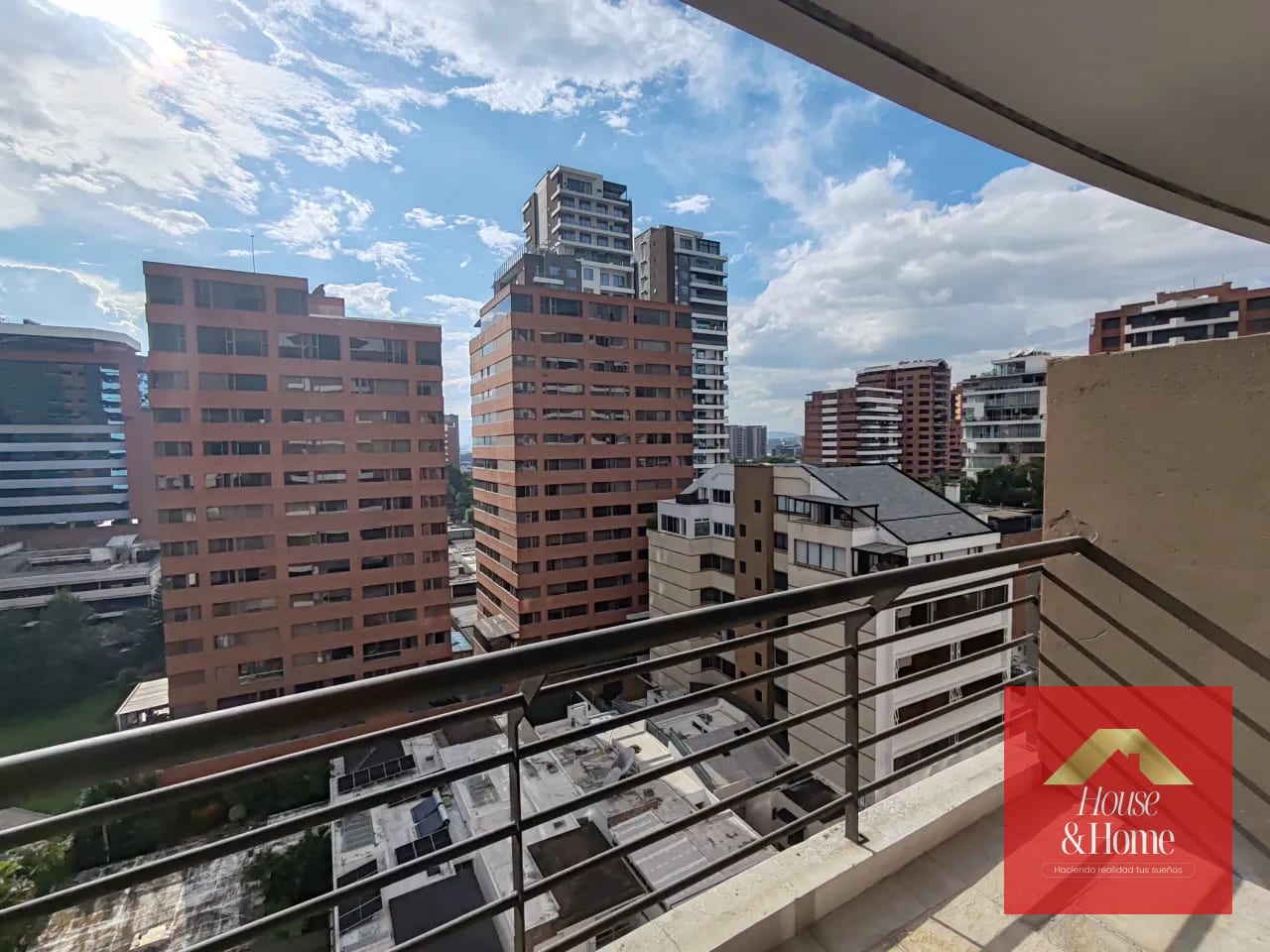 Renta de apartamento en zona 14 — Apartamento en Alquiler en Plenum 14, Zona 14, Guatemala, Ciudad — foto 1 de 11