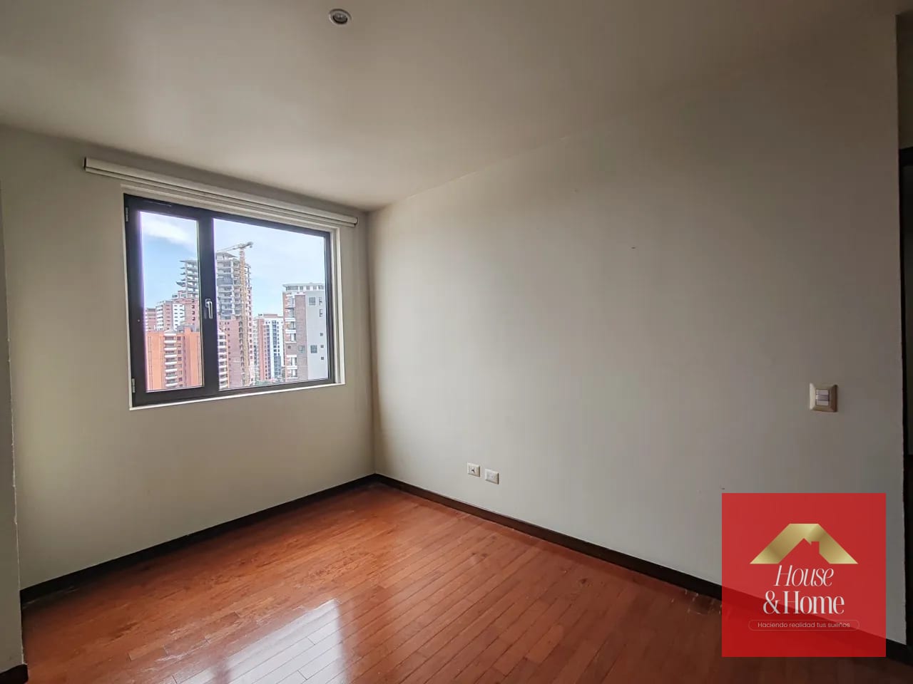 Renta de apartamento en zona 14 — Apartamento en Alquiler en Plenum 14, Zona 14, Guatemala, Ciudad — foto 10 de 11