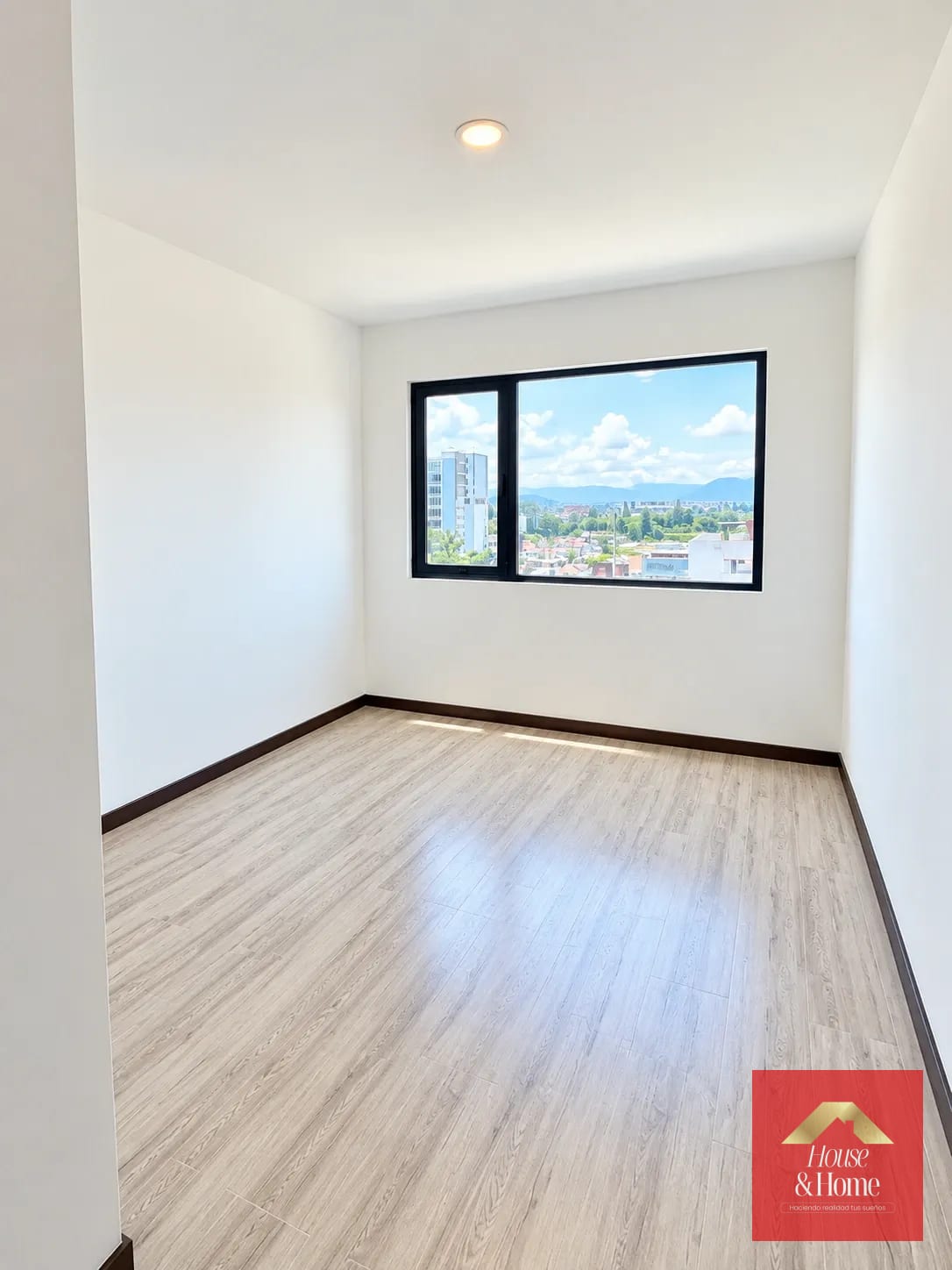 Apartamento zona 10 en renta -Neo2 — Apartamento en Alquiler en Optima Centro de Negocios, Zona 10, Guatemala, Ciudad — foto 4 de 5