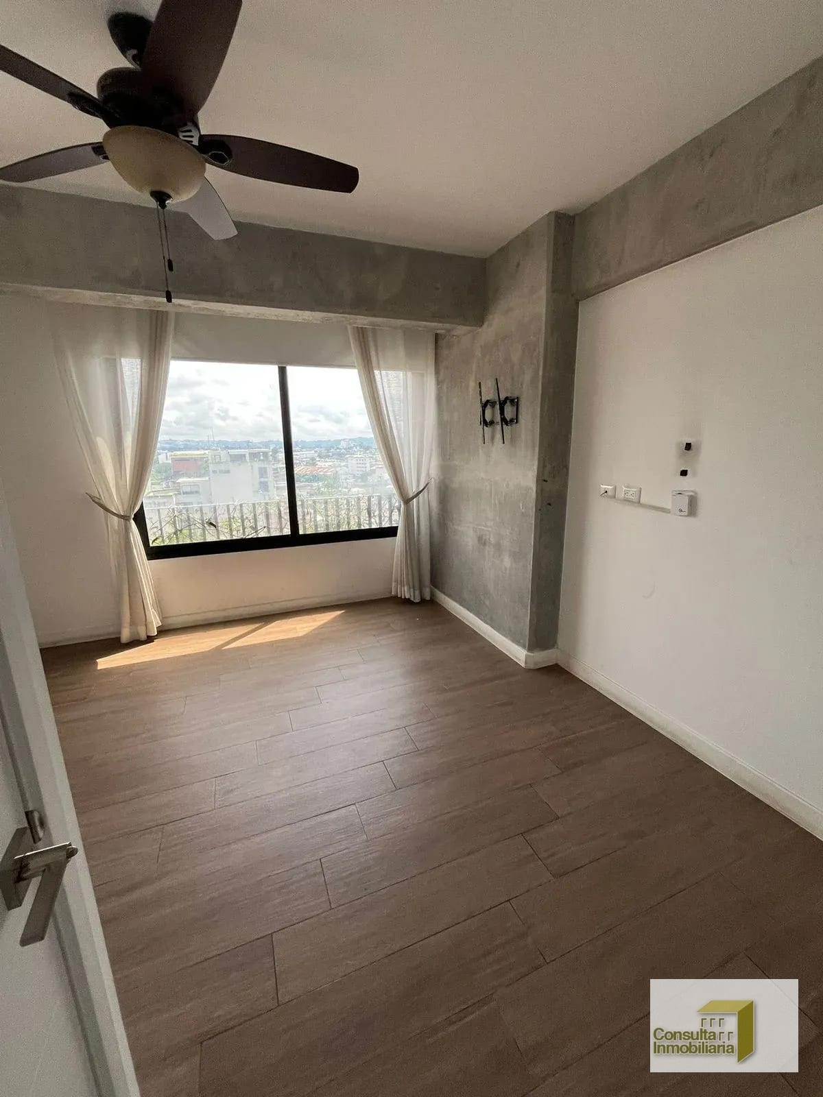 Zona 4/ Edificio Granat / 2 niveles — Apartamento en Alquiler en Granat, Zona 4, Guatemala, Ciudad — foto 2 de 15