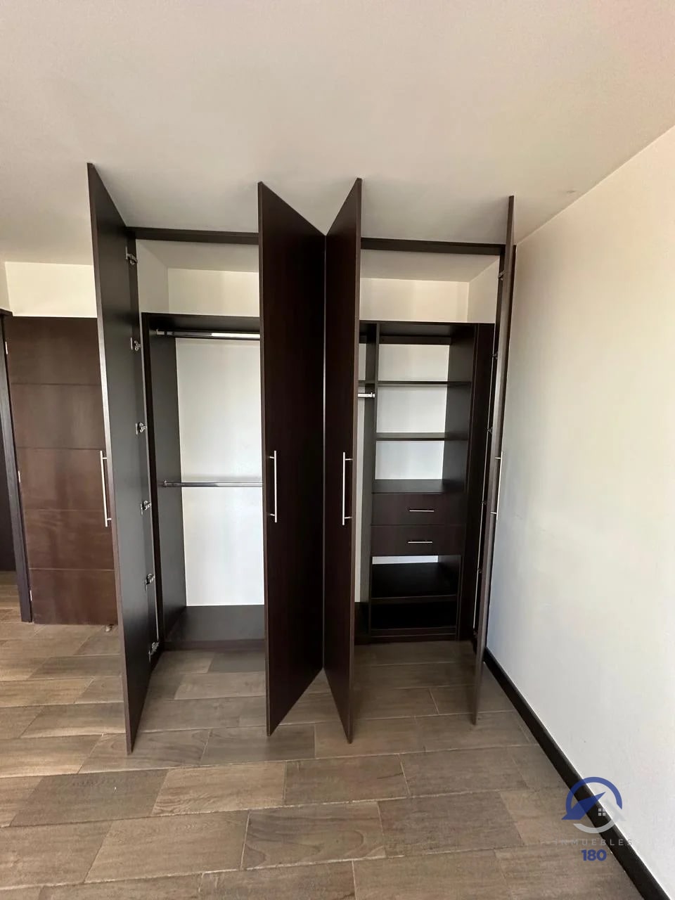 Apartamento en renta en Edificio Verona, zona 10 - 10
