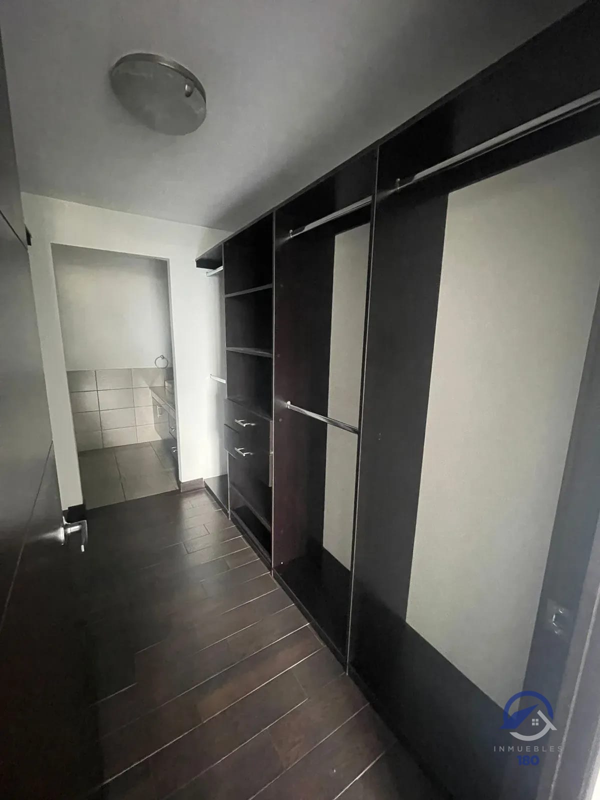 Apartamento en renta en Edificio Attica 2, zona 14 — Apartamento en Alquiler en Attica II, Zona 14, Guatemala, Ciudad — foto 11 de 12