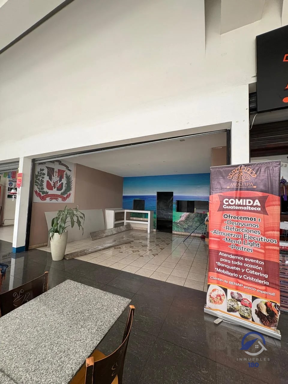 Locales en renta en C.C. Punto Roosevelt, zona 7 - 13