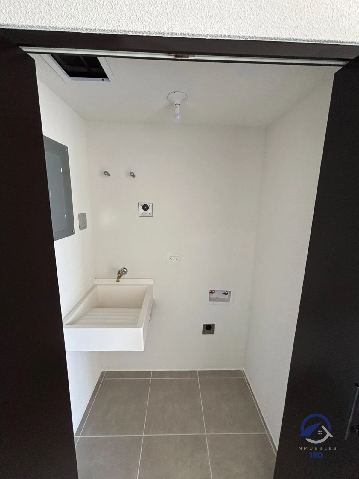 Apartamento en renta en Edificio Esenta, zona 12 — Apartamento en Venta en Esenta, Zona 12, Guatemala, Ciudad — foto 9 de 15