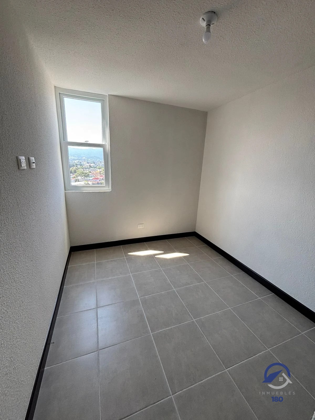 Apartamento en renta en Edificio Esenta, zona 12 — Apartamento en Venta en Esenta, Zona 12, Guatemala, Ciudad — foto 5 de 15