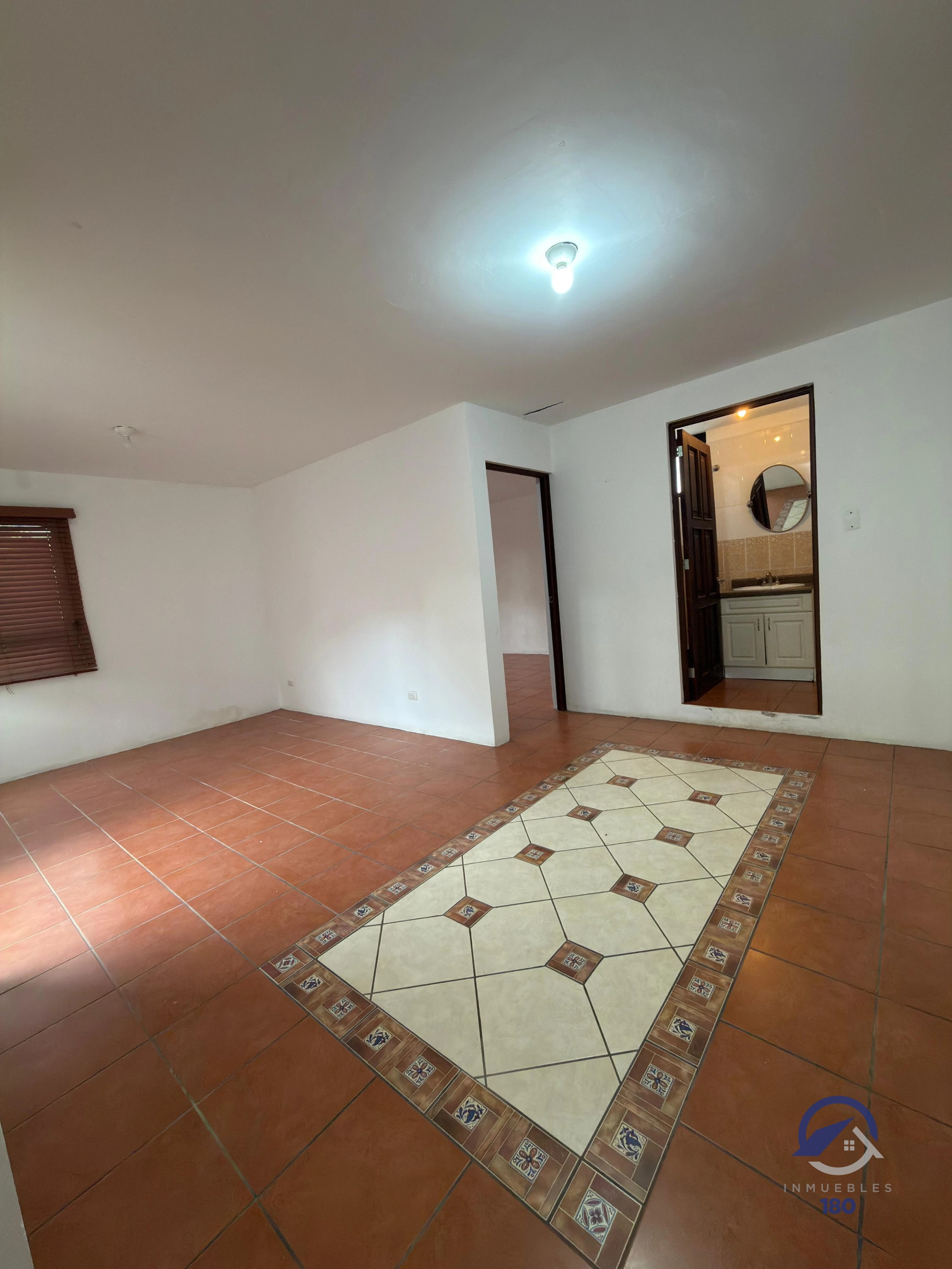 Casa en Renta en Pinares de San Cristobal, zona 8, Mixco — Casa en Alquiler en Pinares de San Cristobal, Zona 8 Mixco, Guatemala, Ciudad — foto 6 de 12