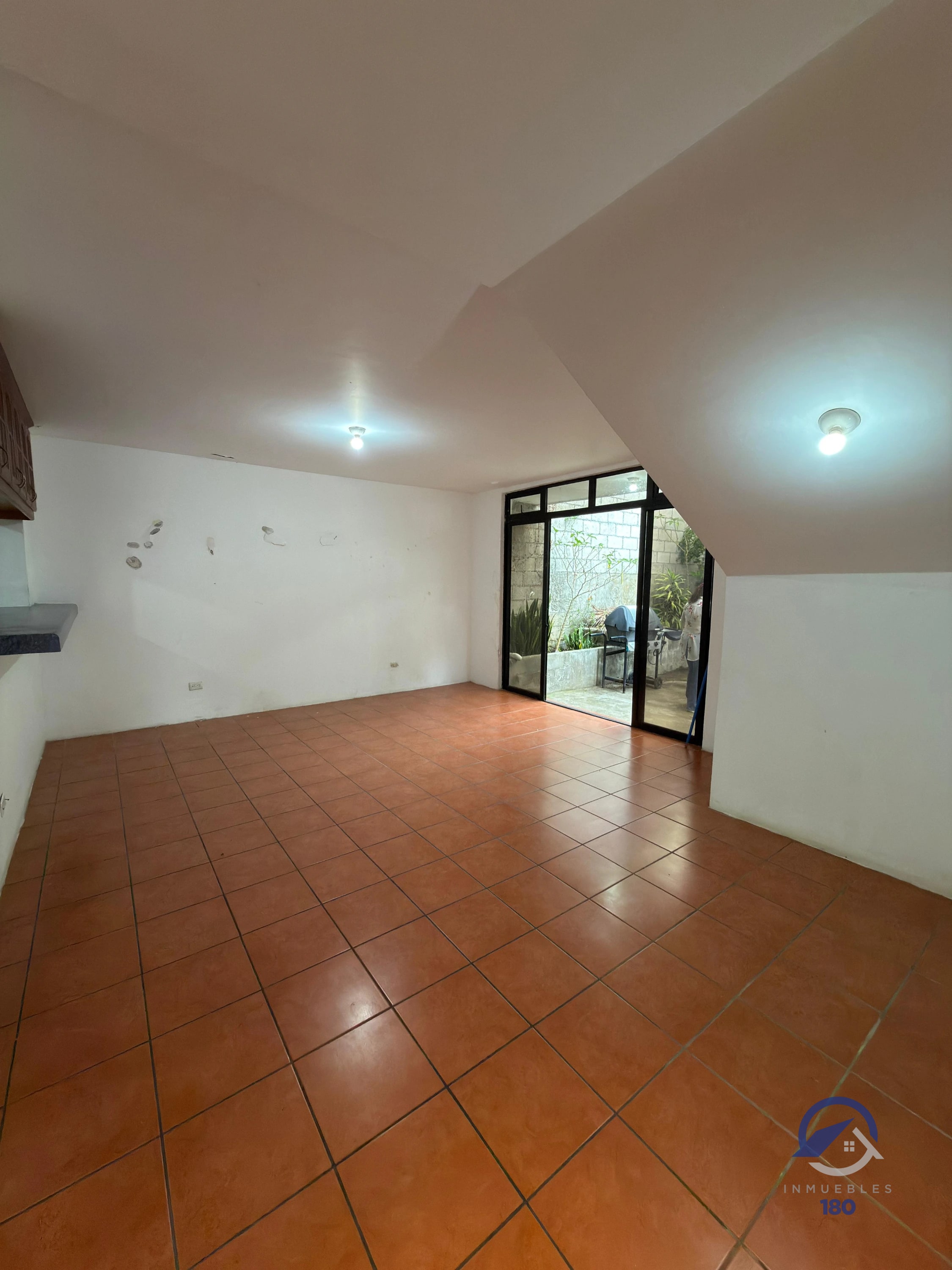 Casa en Renta en Pinares de San Cristobal, zona 8, Mixco — Casa en Alquiler en Pinares de San Cristobal, Zona 8 Mixco, Guatemala, Ciudad — foto 12 de 12