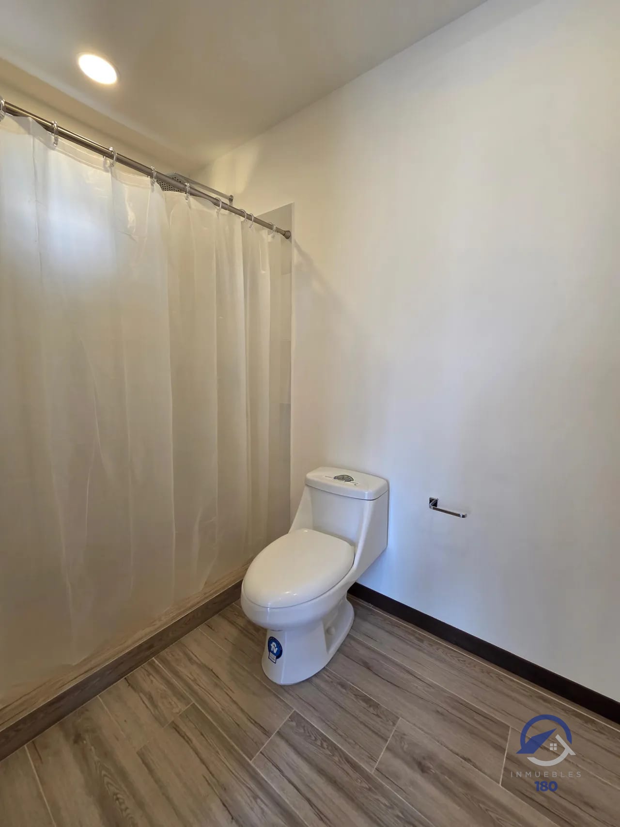 Apartamento para estrenar en renta en Edificio Neo 2, zona 10 — Apartamento en Alquiler en Neo Apartamentos, Zona 10, Guatemala, Ciudad — foto 12 de 16