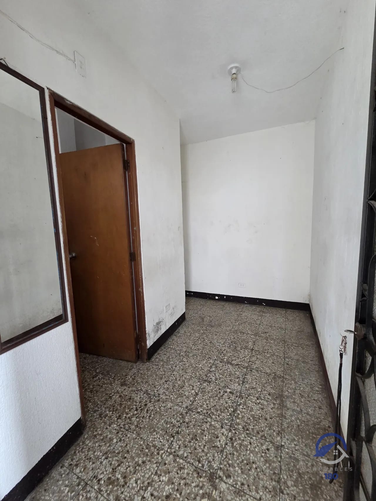 Terreno con casa para demoler en venta en Colonia El Maestro, zona 15 — Terreno en Venta en El Maestro II, Zona 15, Guatemala, Ciudad — foto 4 de 15