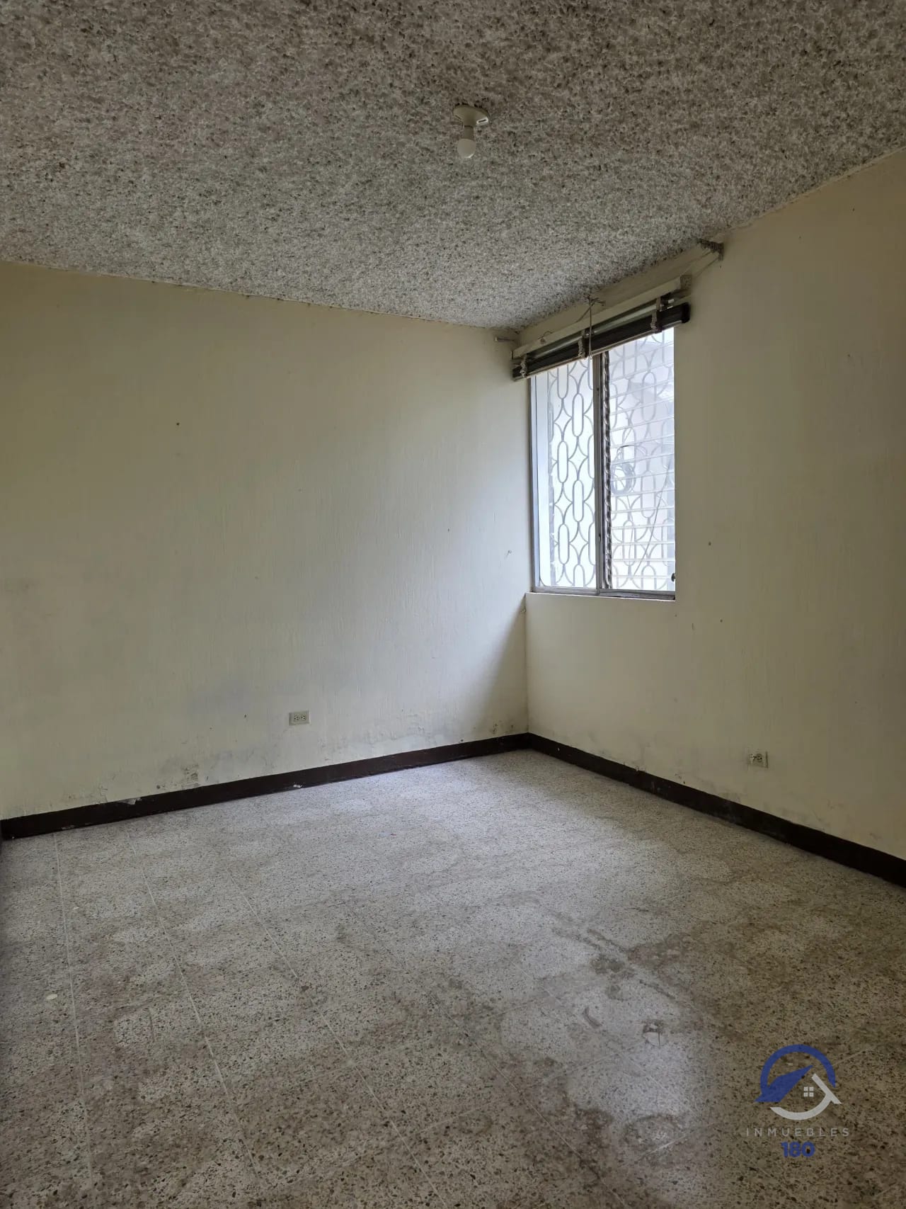 Terreno con casa para demoler en venta en Colonia El Maestro, zona 15 — Terreno en Venta en El Maestro II, Zona 15, Guatemala, Ciudad — foto 6 de 15