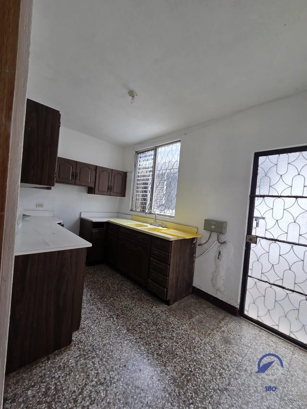 Terreno con casa para demoler en venta en Colonia El Maestro, zona 15 — Terreno en Venta en El Maestro II, Zona 15, Guatemala, Ciudad — foto 8 de 15