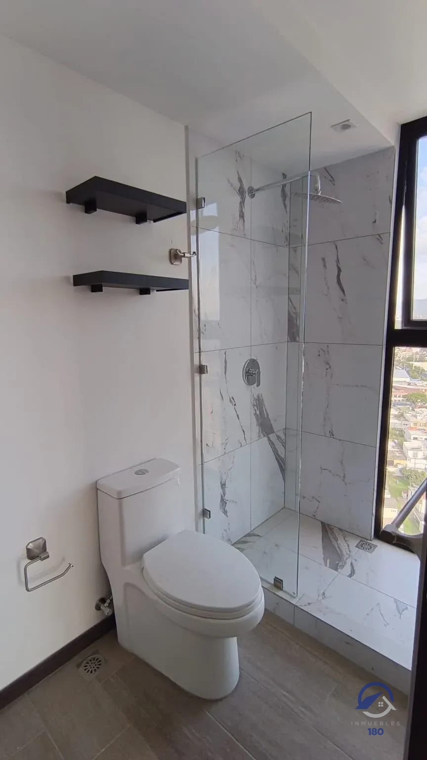 Apartamento en renta en Edificio Altaire, zona 11 — Apartamento en Alquiler en Zona 11, Guatemala, Ciudad — foto 7 de 11