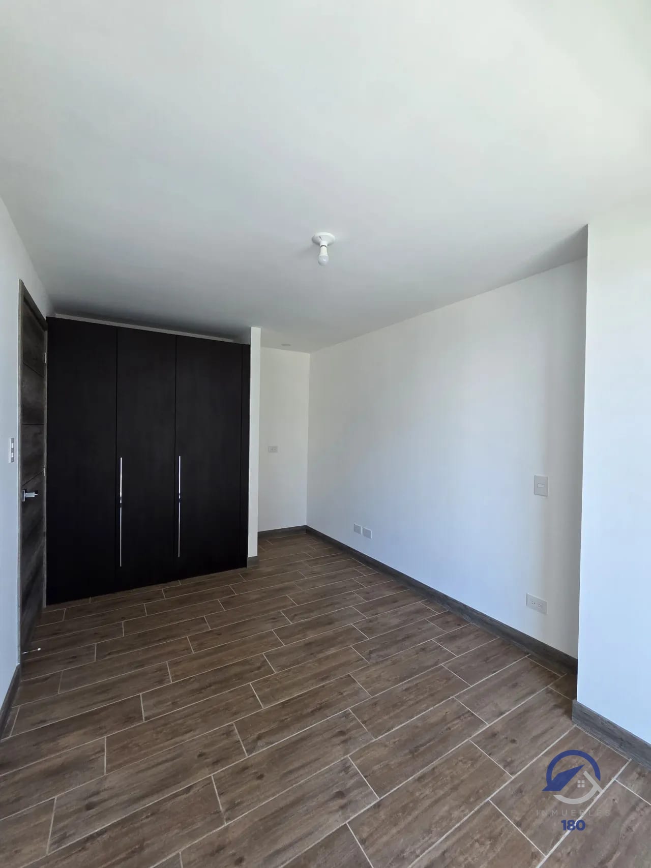 Apartamento de una habitación en Kiintea, zona 15 — Apartamento en Venta en Kiintea, Zona 15, Guatemala, Ciudad — foto 5 de 12