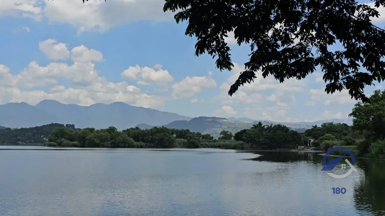 Propiedad en venta a la Orilla del lago Amatitlán — Casa vacacional en Venta en Villa Canales, Guatemala, Ciudad — foto 16 de 16