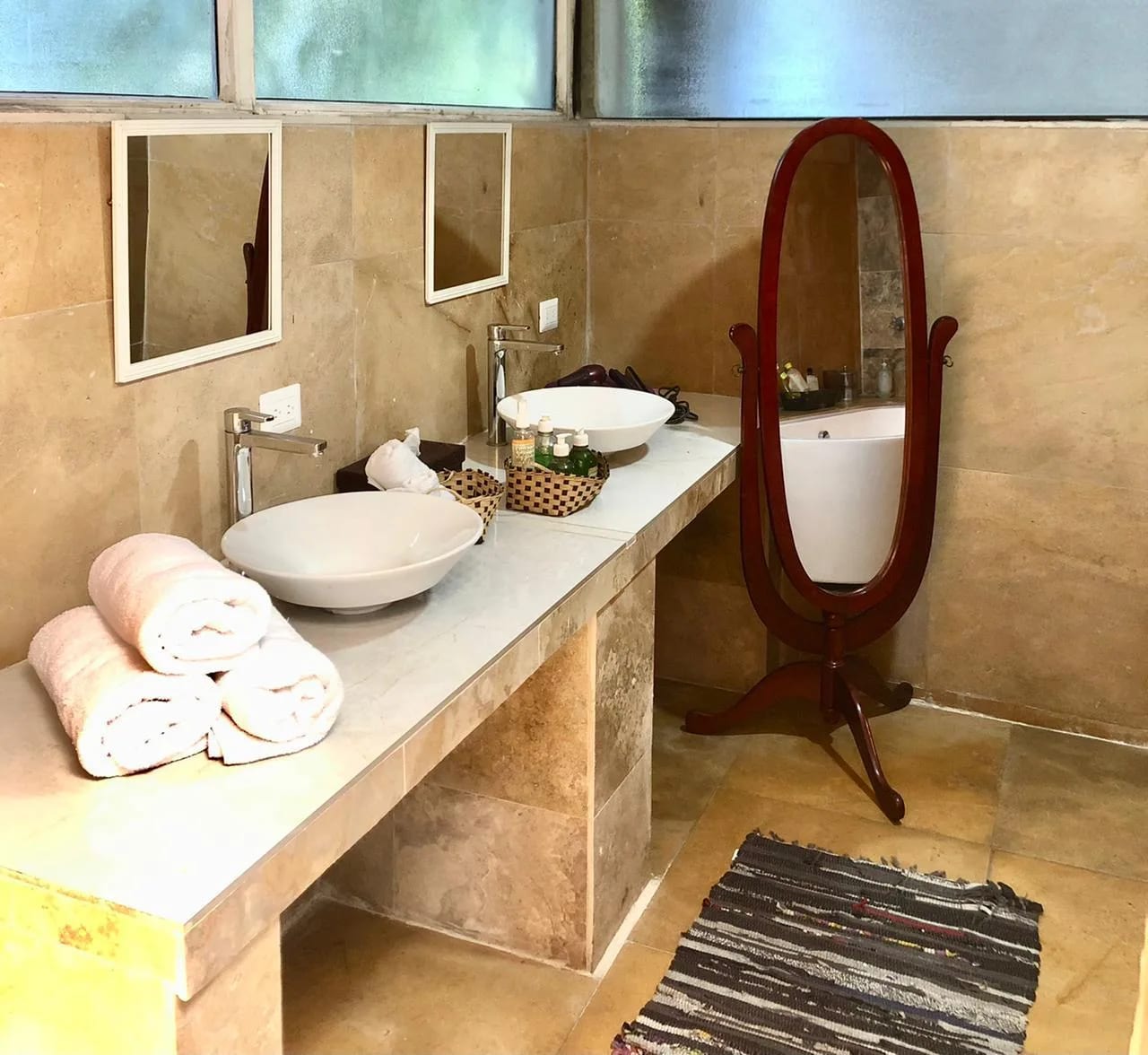 Renta de casa en San Rafael 1 | Pegado al Hilton Caes - Image 2
