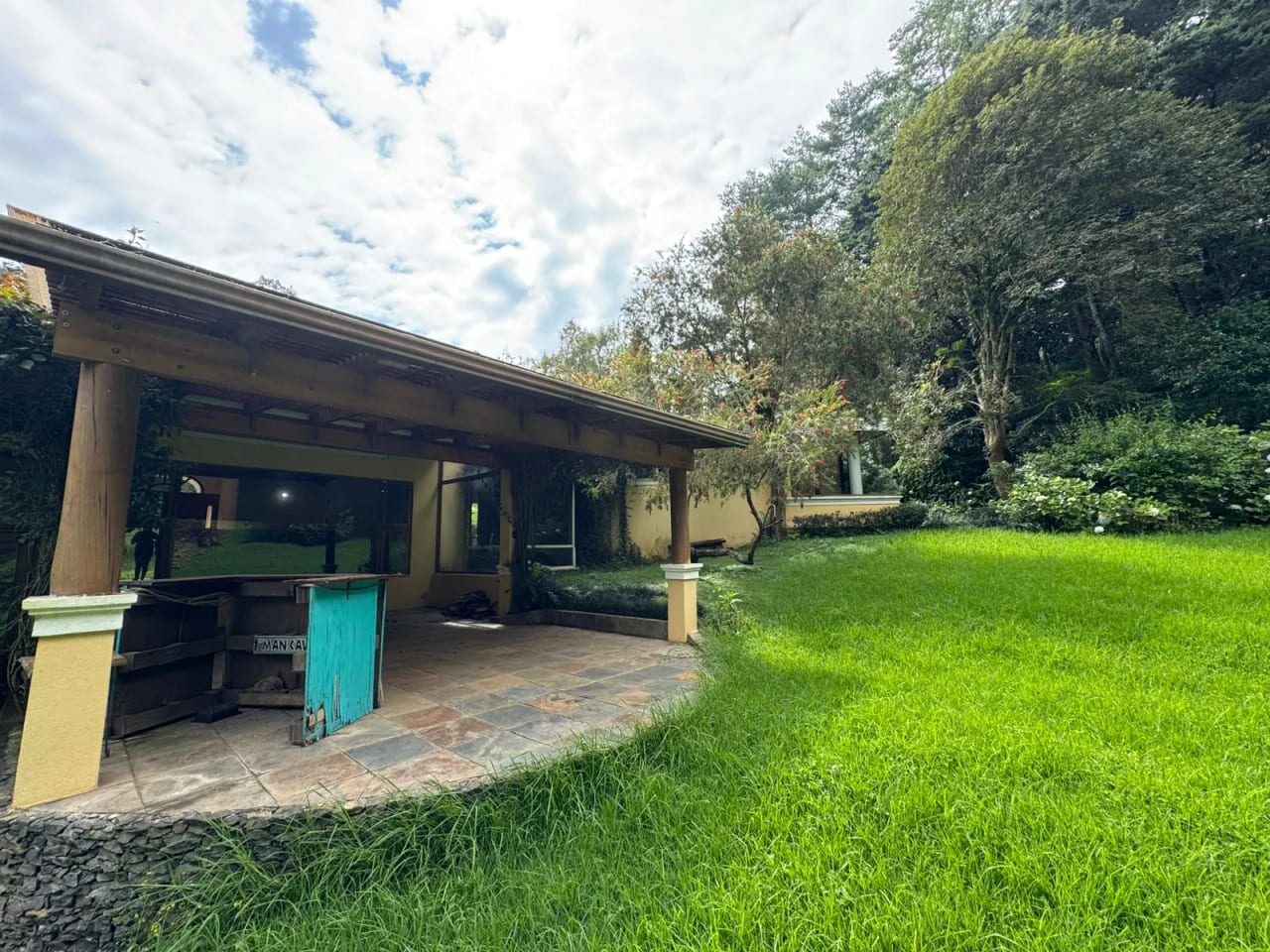 Renta de casa con amplio terreno en Condominio San Rafael | Km.16.5 CAES — Casa en Alquiler en Carretera a El Salvador, Guatemala, Ciudad — foto 6 de 13