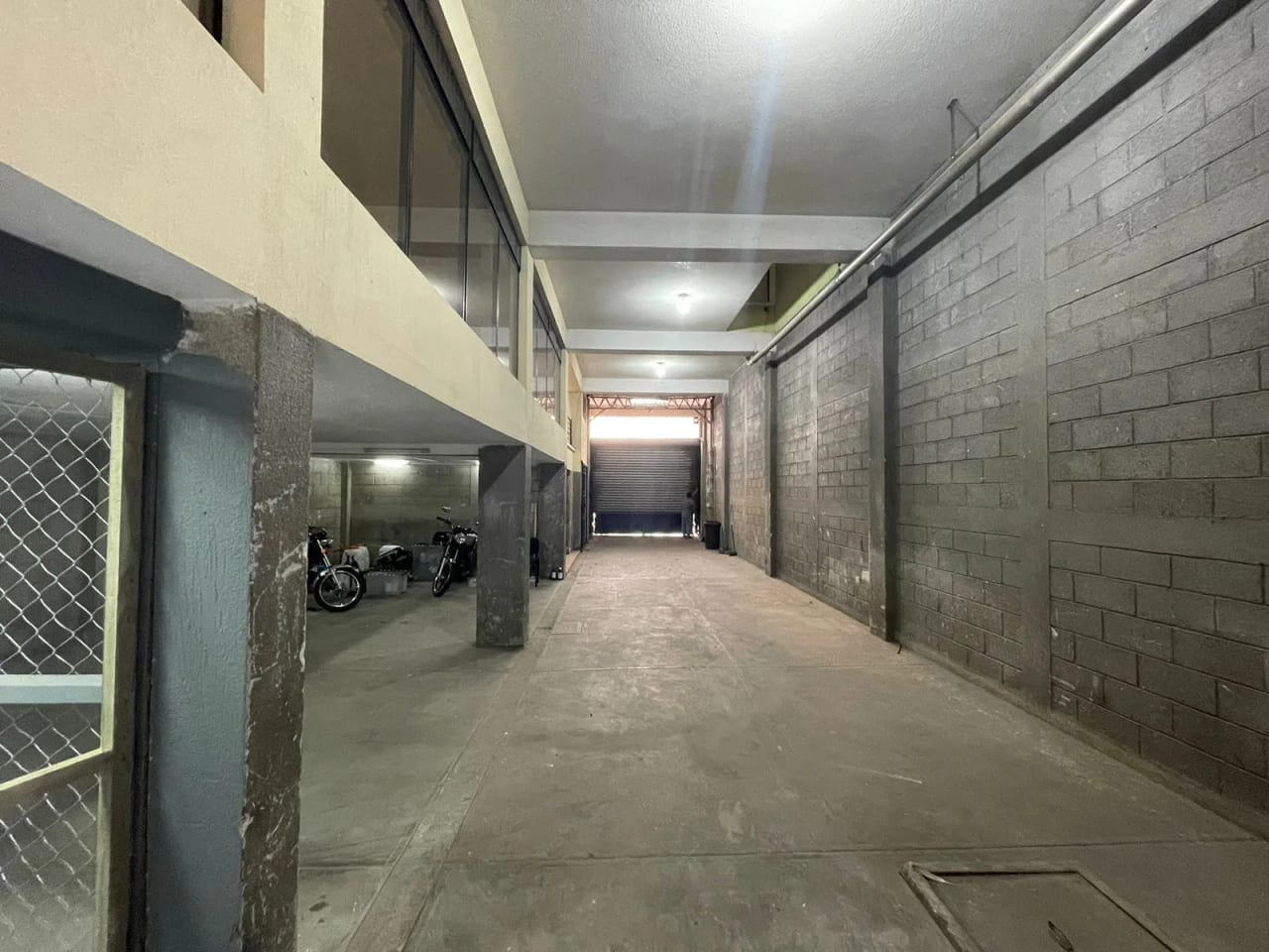 Renta de Edificio en zona 5 | Ideal negocio, uso comercial o empresarial — Edificio en Alquiler en Zona 5, Guatemala, Ciudad — foto 6 de 15