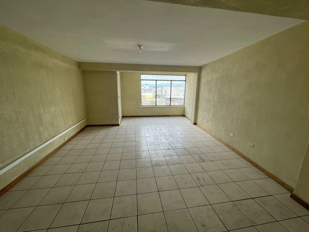 Renta de Edificio en zona 5 | Ideal negocio, uso comercial o empresarial — Edificio en Alquiler en Zona 5, Guatemala, Ciudad — foto 12 de 15