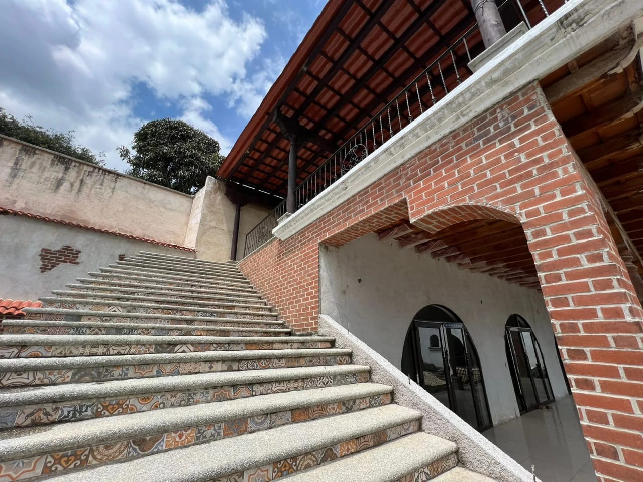 Hotel boutique en renta y venta, con área de restaurante y salón de eventos. En lo de Coy, cercano a Antigua y a la Ciudad — Casa vacacional en Alquiler en Antigua, Sacatepéquez — foto 9 de 11