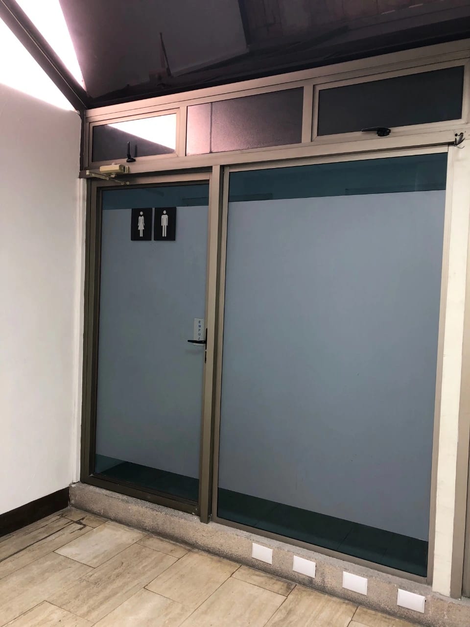 Se renta edificio en Zona 10 ubicado en Boulevard los Próceres, 5 niveles de oficinas divididas en 54 oficinas. — Edificio en Alquiler en Zona 10, Guatemala, Ciudad — foto 8 de 12