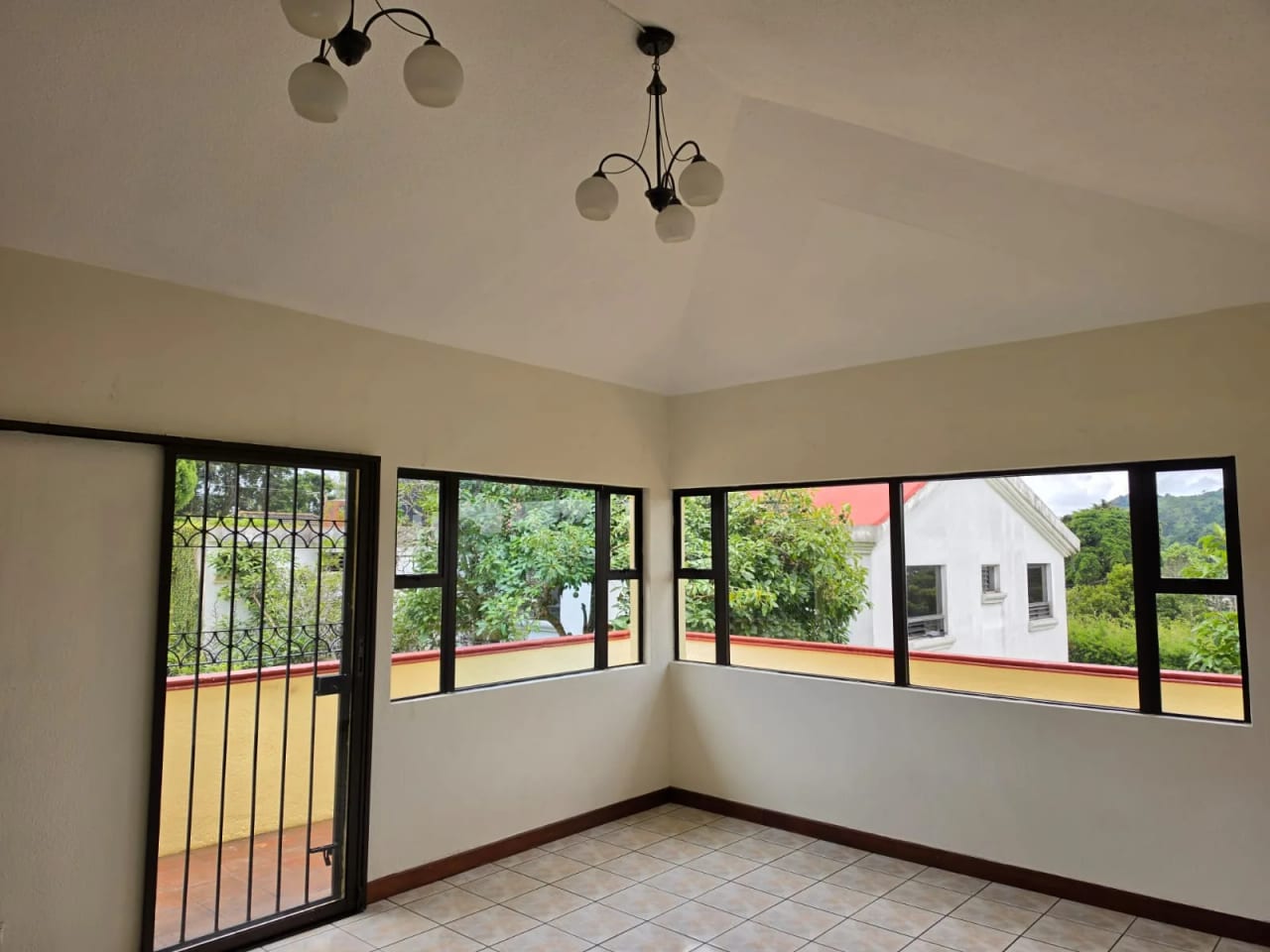 Renta de casa en Condominio Las Kascada | Km.16.5 Caes - Image 5