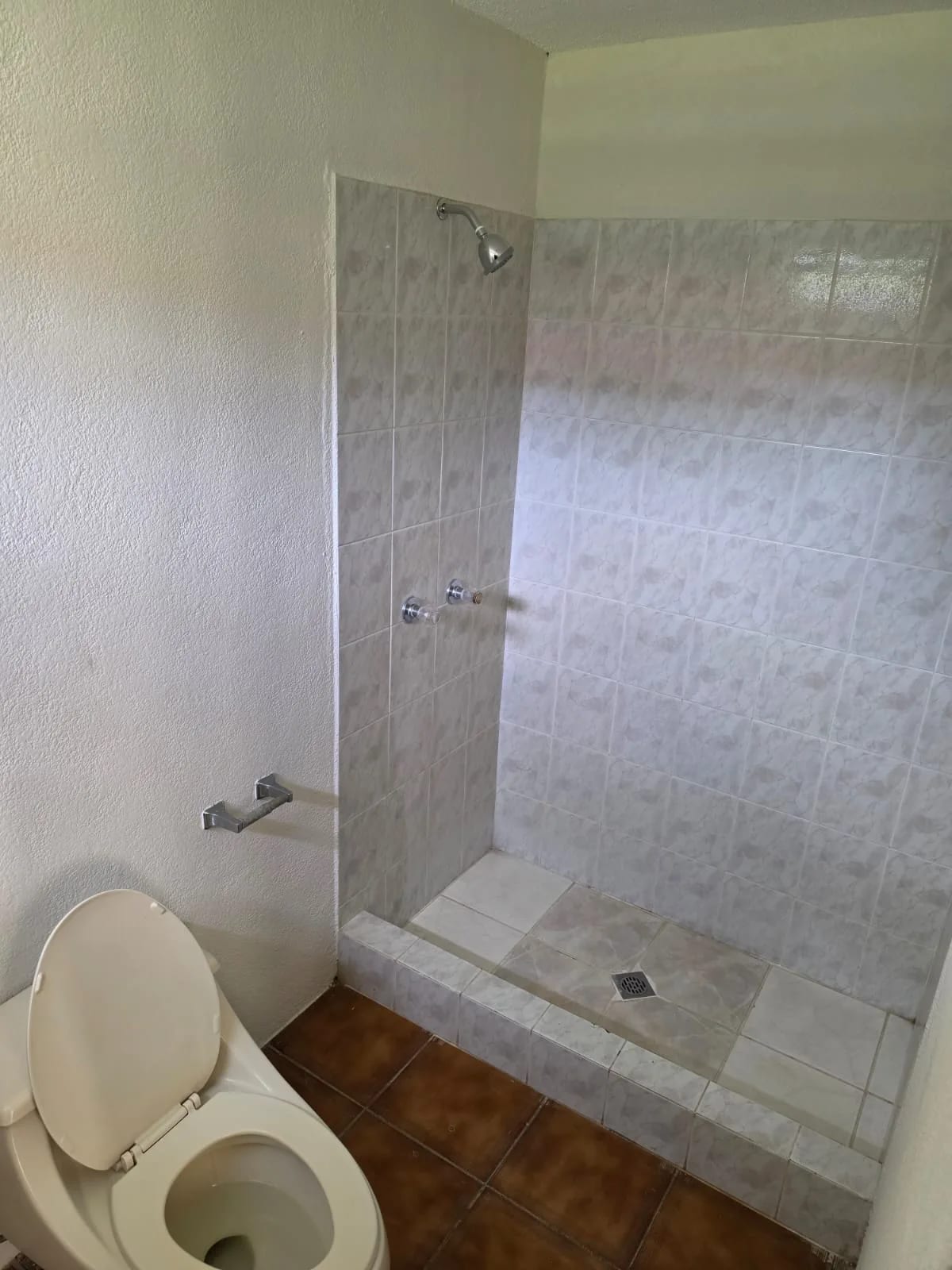 Venta de casa en Condominio Las Kascada | Km.16.5 Caes — Casa en Venta en Carretera a El Salvador, Guatemala, Ciudad — foto 2 de 17