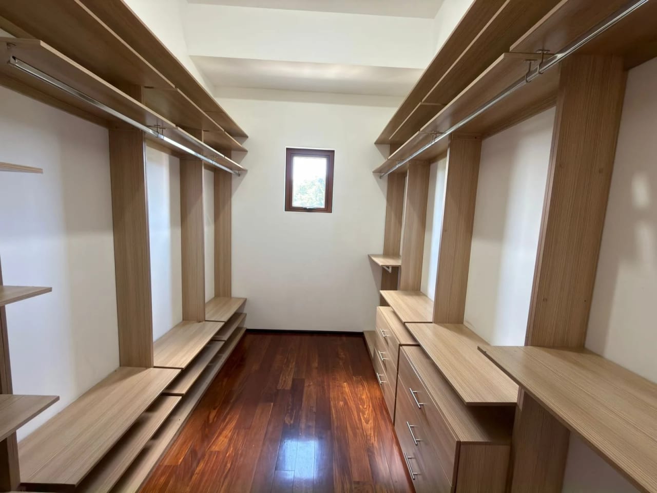 Apartamento en renta Albereda de la Española Muxbal. — Apartamento en Alquiler en La Española, Carretera a El Salvador, Guatemala, Ciudad — foto 3 de 4
