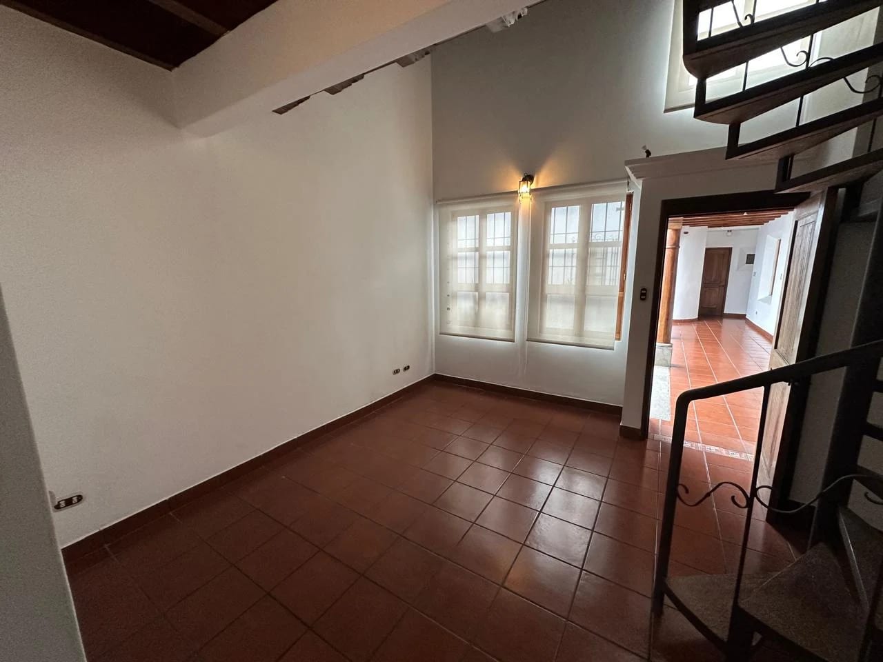 Renta de Casa en Antigua Guatemala a 600m de Iglesia El Calvario | Den — Casa en Alquiler en Antigua, Sacatepéquez — foto 6 de 13