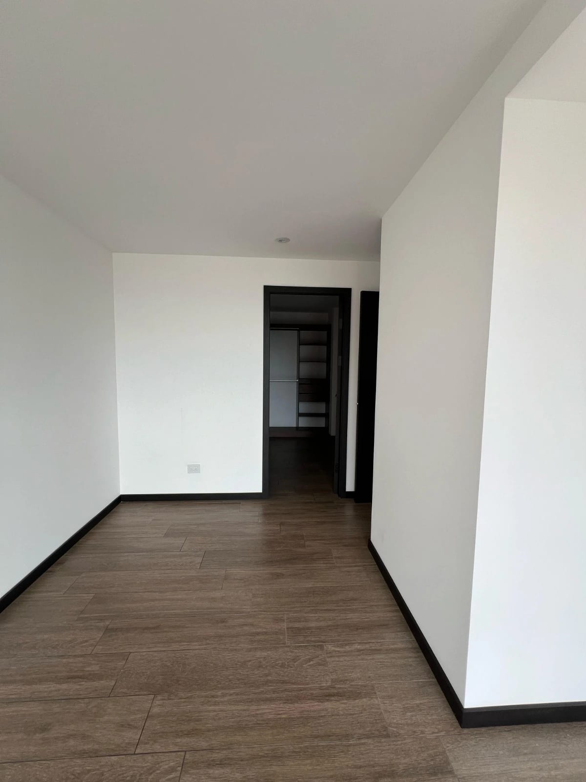 Renta y Venta de Apartamento con Jardín en IQ10 Zona 10 — Apartamento en Alquiler en IQ10, Zona 10, Guatemala, Ciudad — foto 3 de 16