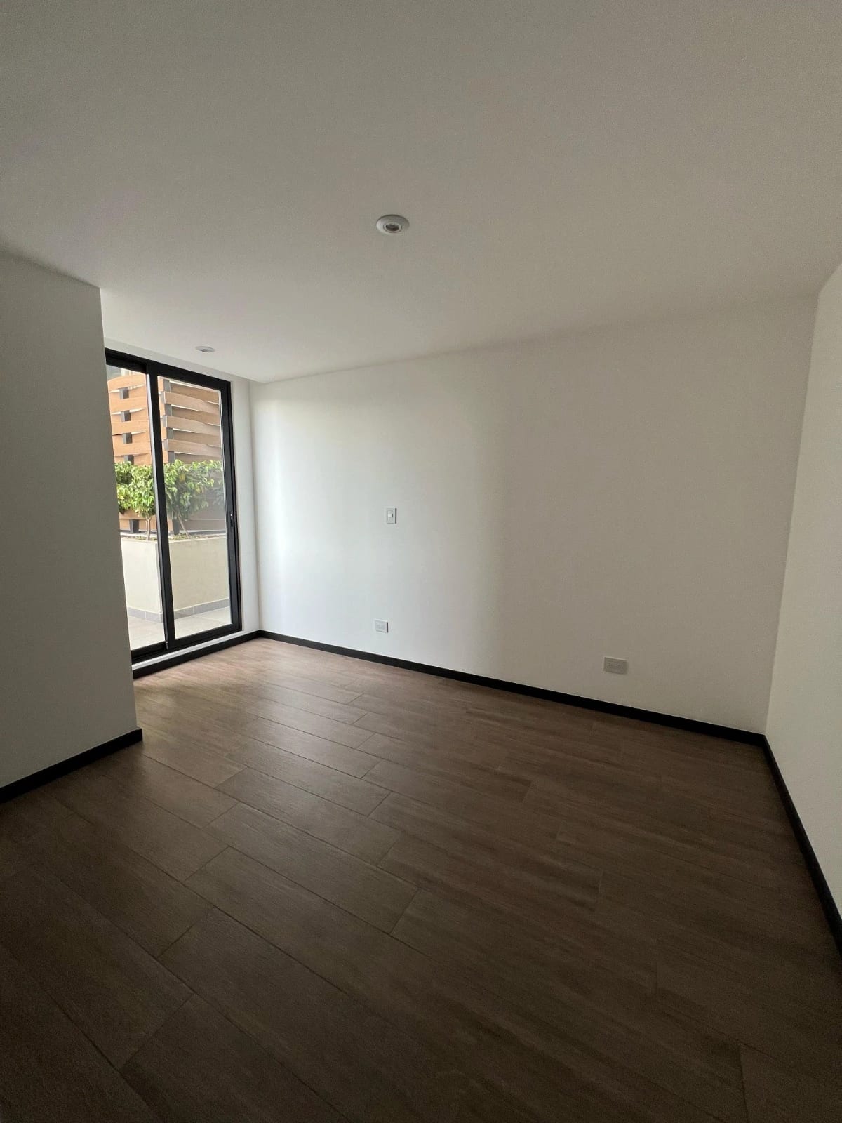 Renta y Venta de Apartamento con Jardín en IQ10 Zona 10 — Apartamento en Alquiler en IQ10, Zona 10, Guatemala, Ciudad — foto 10 de 16