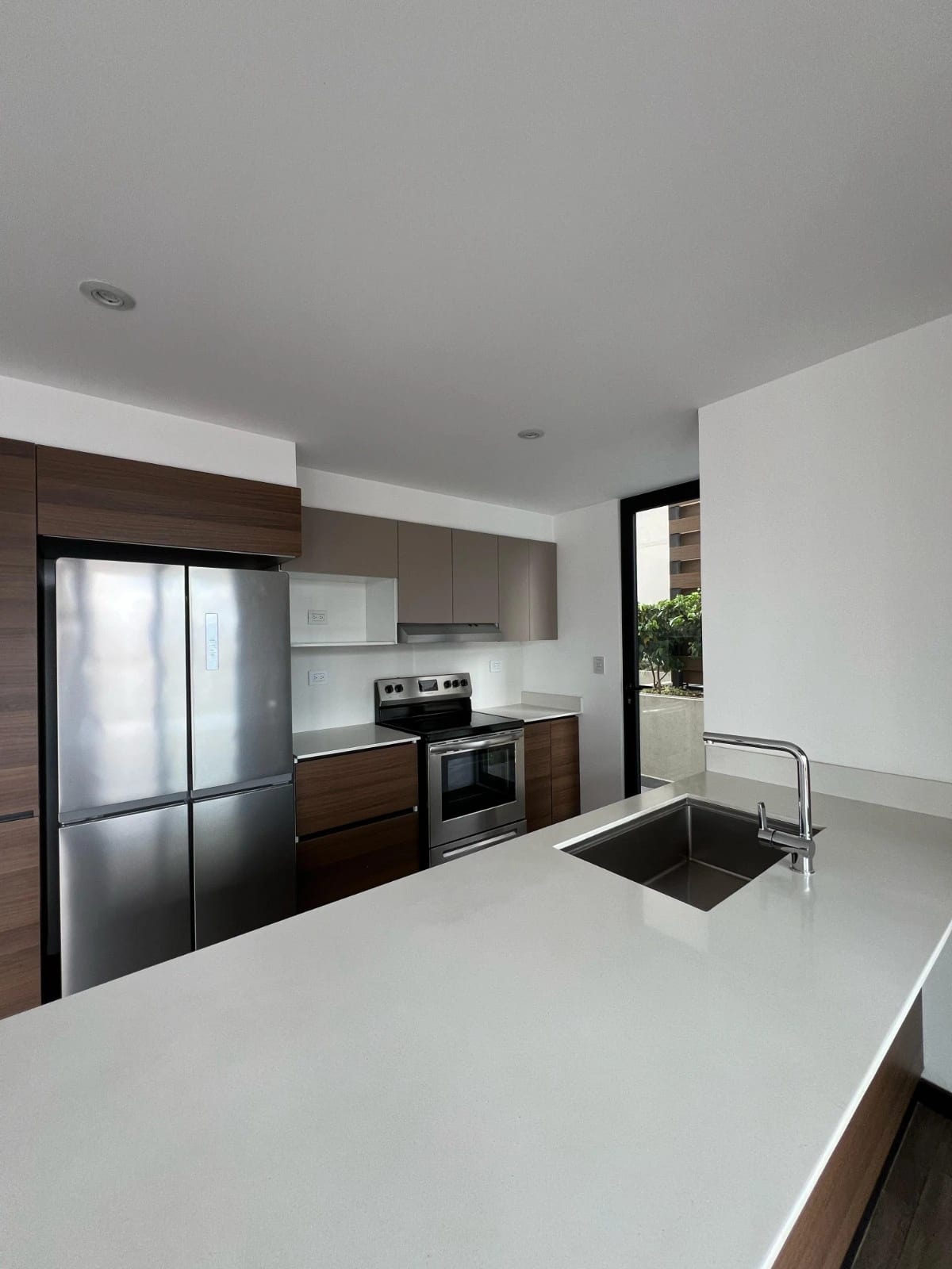 Renta y Venta de Apartamento con Jardín en IQ10 Zona 10 — Apartamento en Alquiler en IQ10, Zona 10, Guatemala, Ciudad — foto 16 de 16