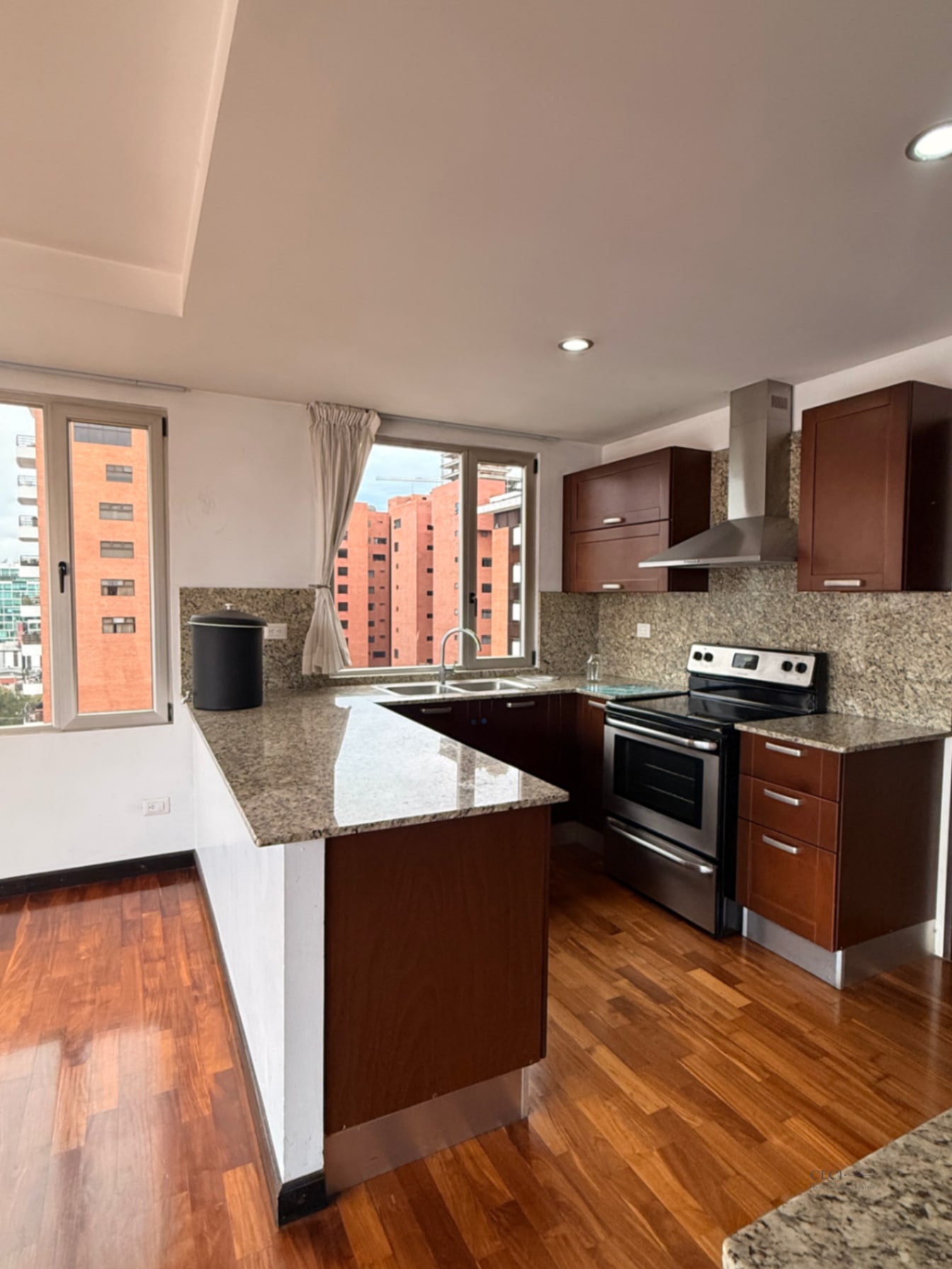 Apartamento zona 10 cerca de La Estacion — Apartamento en Venta en Aria, Zona 10, Guatemala, Ciudad — foto 3 de 13