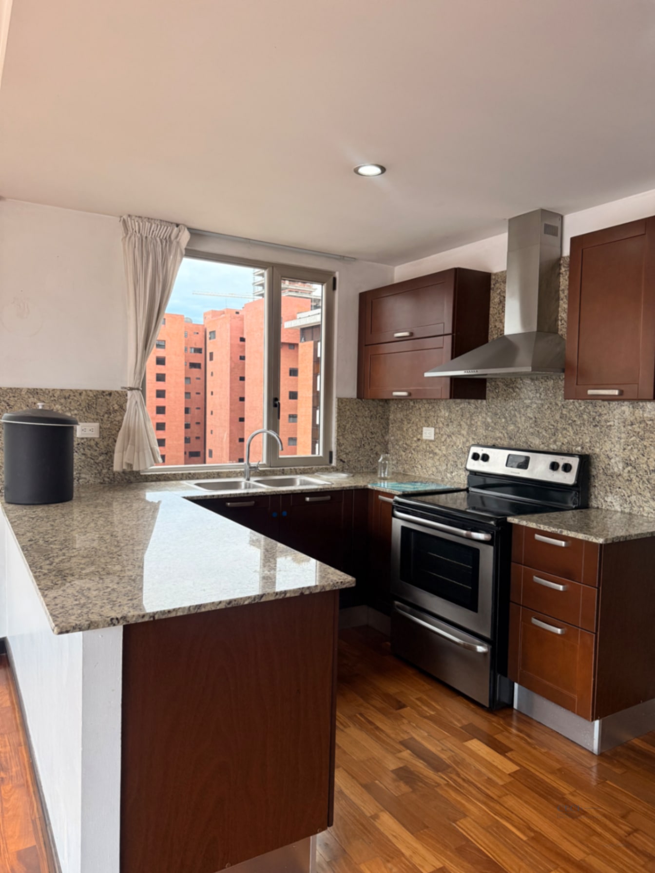 Apartamento zona 10 cerca de La Estacion — Apartamento en Venta en Aria, Zona 10, Guatemala, Ciudad — foto 4 de 13