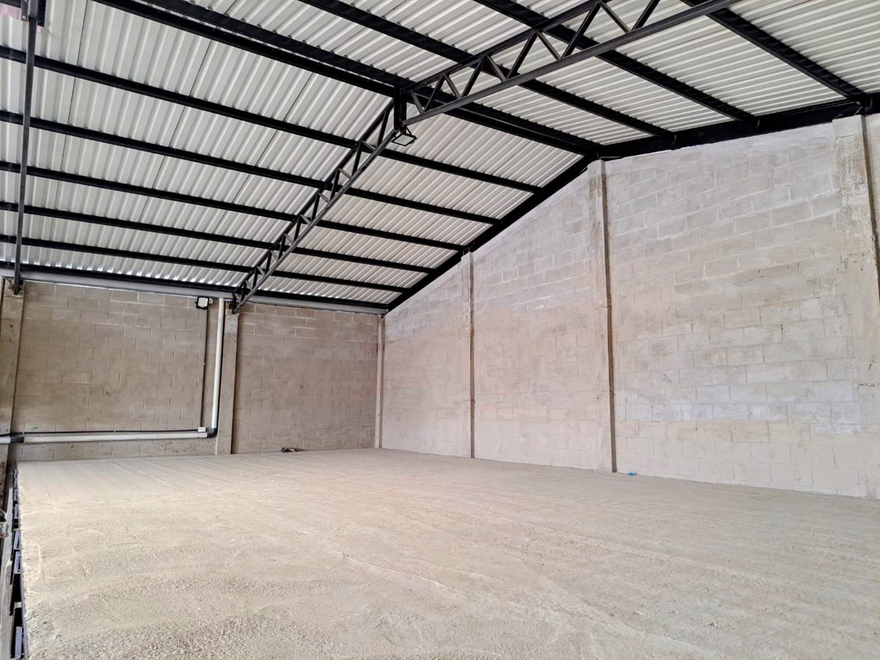 BODEGA EN RENTA Z.2 DE MIXCO ( CERCA DE SANTA RITA) — Bodega / Ofibodega en Alquiler en Zona 2 Mixco, Guatemala, Ciudad — foto 2 de 4