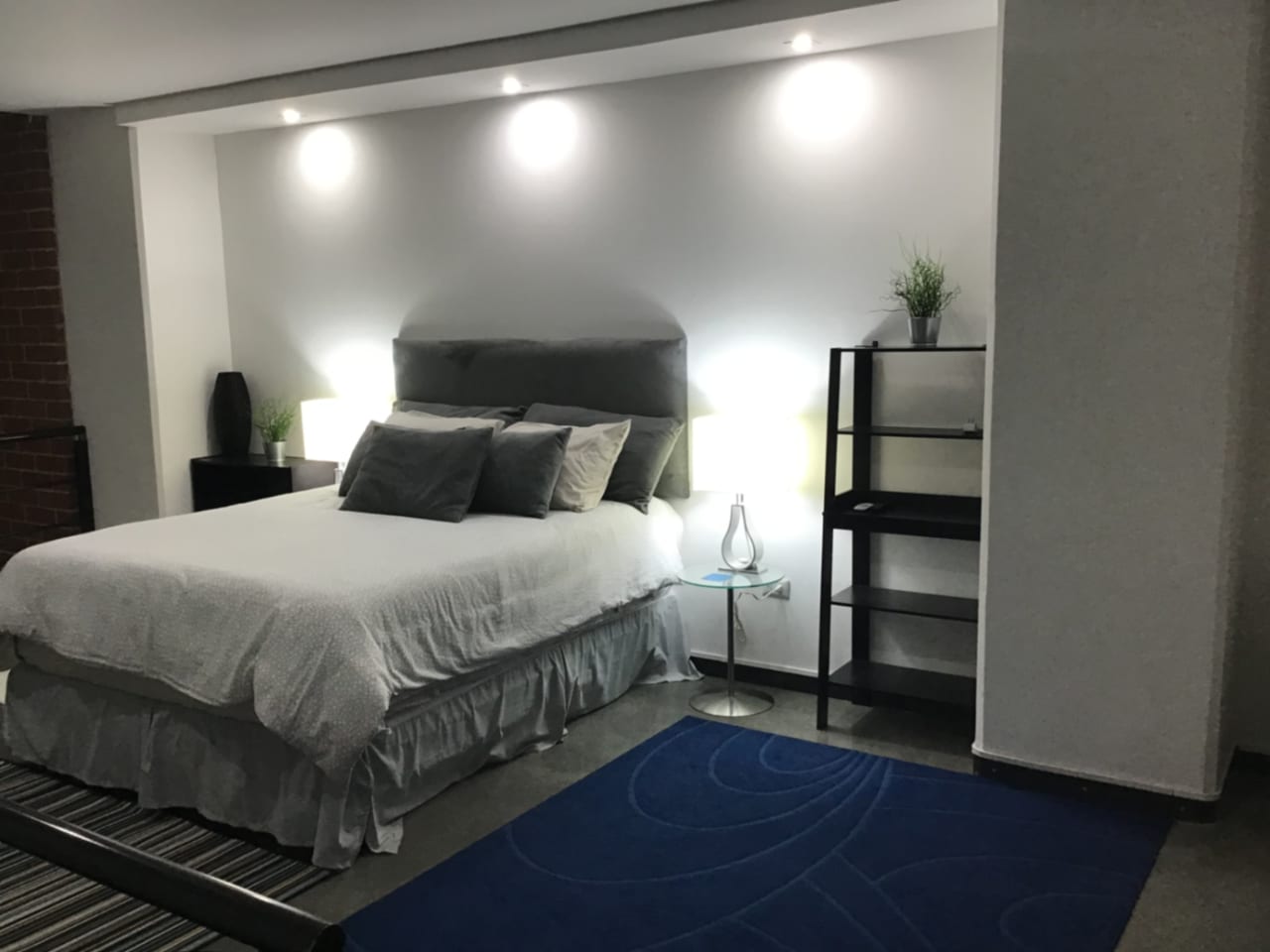 Amplio y Moderno Loft en z4 — Apartamento en Alquiler en Cuatro 36, Zona 4, Guatemala, Ciudad — foto 2 de 16