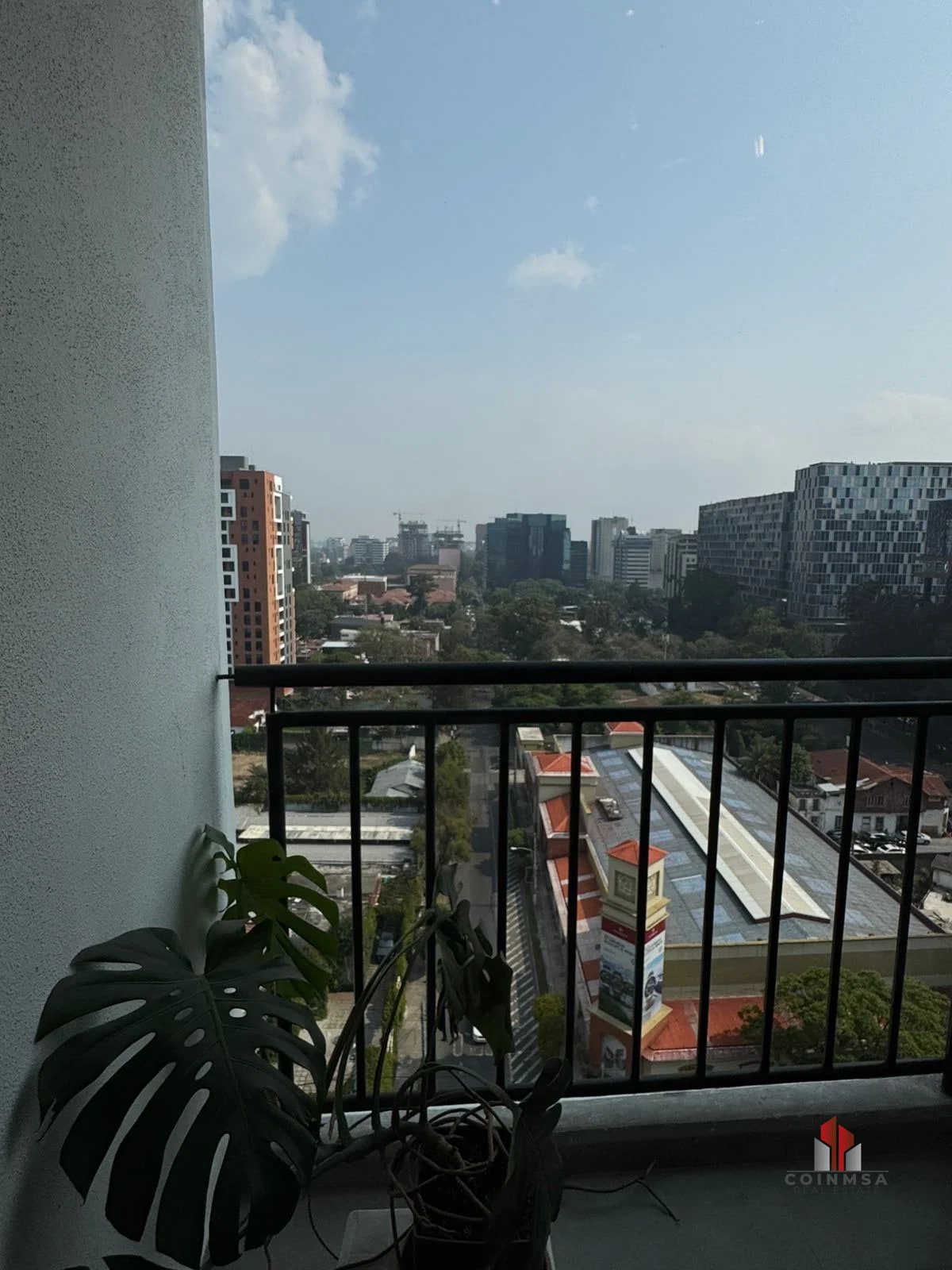 Apartamento amueblado en renta en zona 10 / Bonadiez - 10