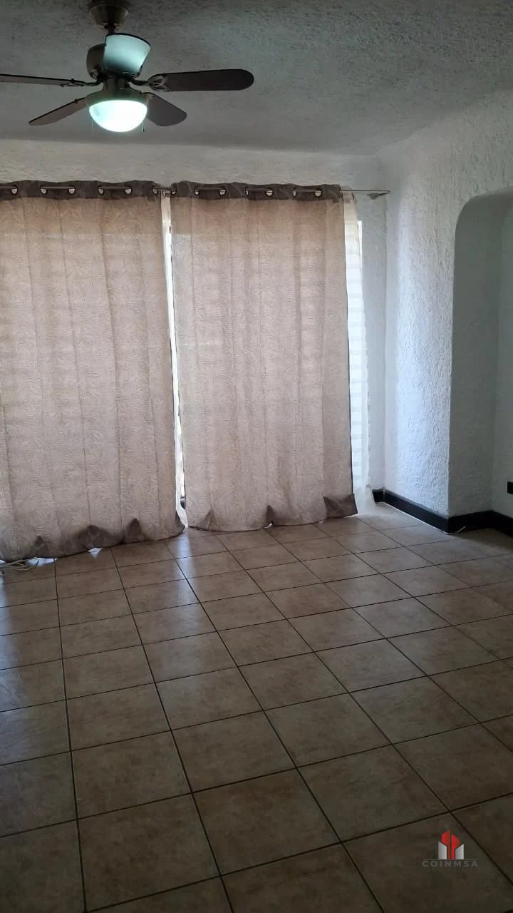 Apartamento semi-amueblado en Renta zona 10 — Apartamento en Alquiler en Santa Clara Las Cañas, Zona 10, Guatemala, Ciudad — foto 5 de 10