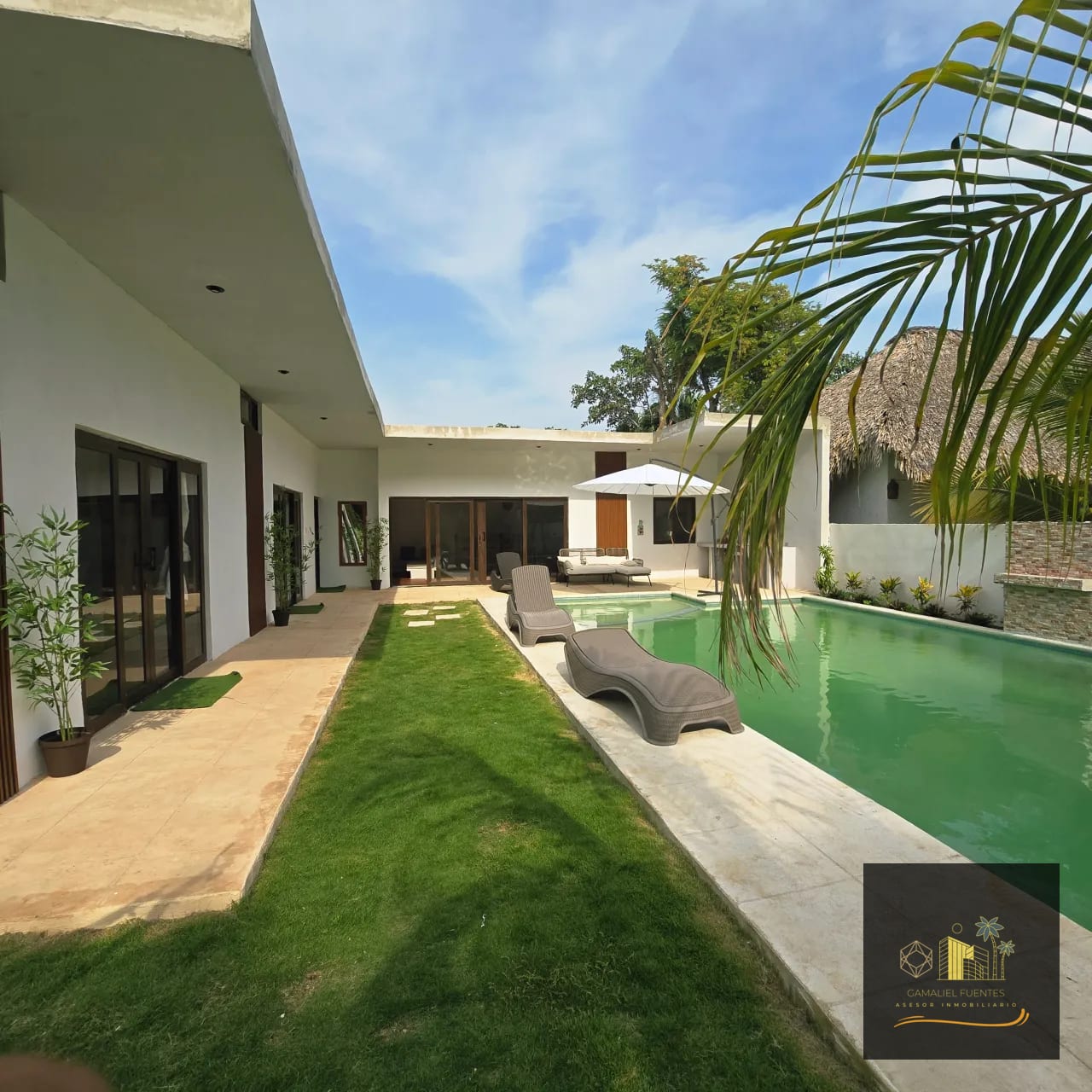 CASA DE PLAYA EN VENTA MONTERRICO — Casa vacacional en Venta en Monterrico, Santa Rosa — foto 1 de 15