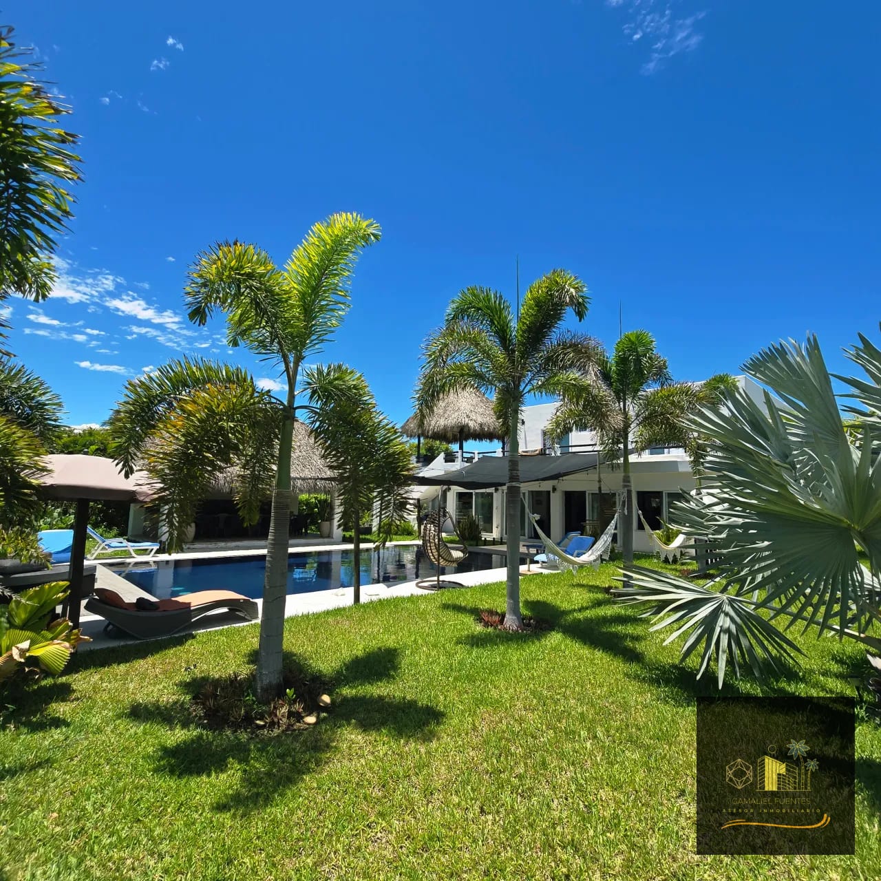 CASA DE PLAYA EN VENTA CON TITULO DE PROPIEDAD EN MONTERRICO - Image 1