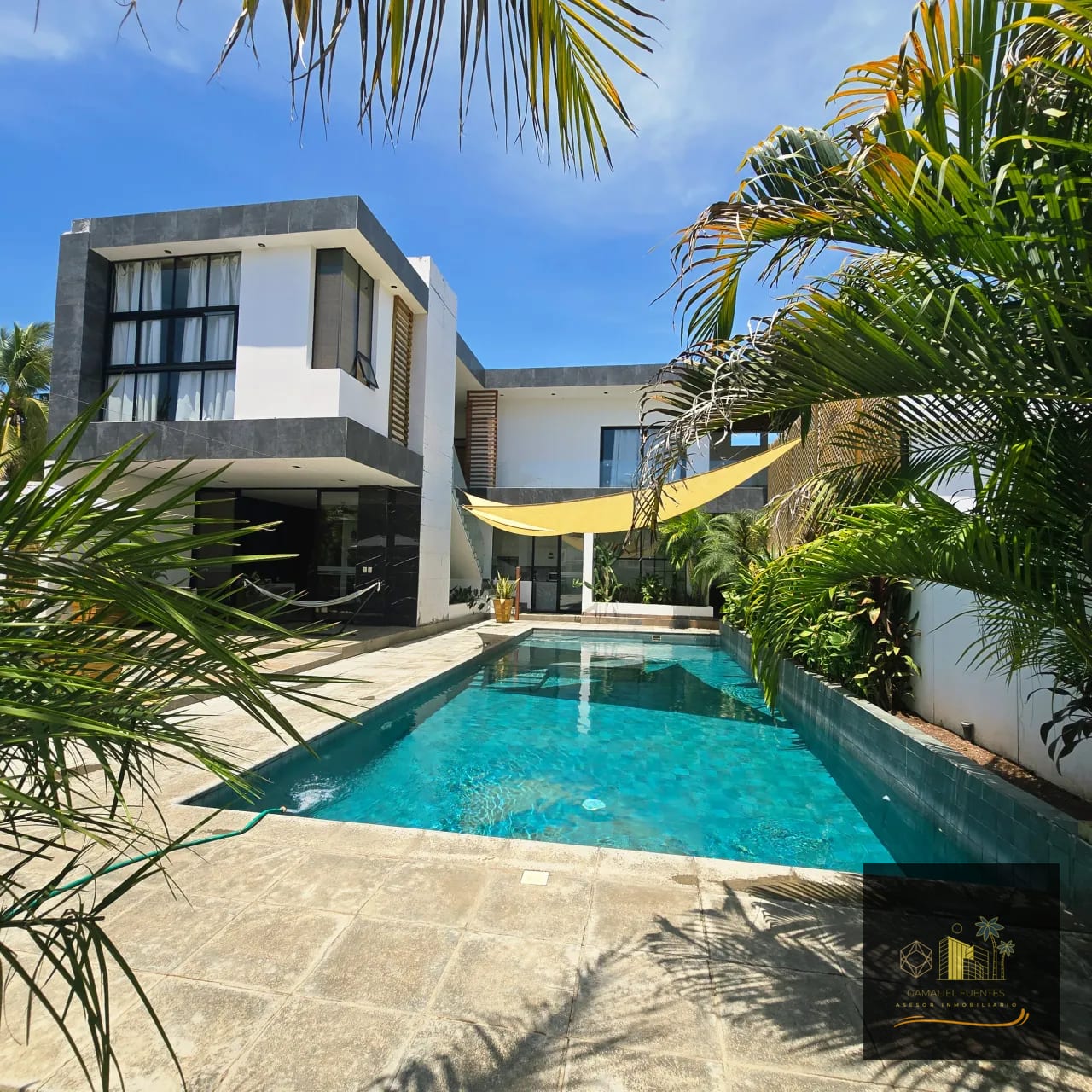 Casa De Playa en Venta en Monterrico — Casa vacacional en Venta en Monterrico, Santa Rosa — foto 1 de 17