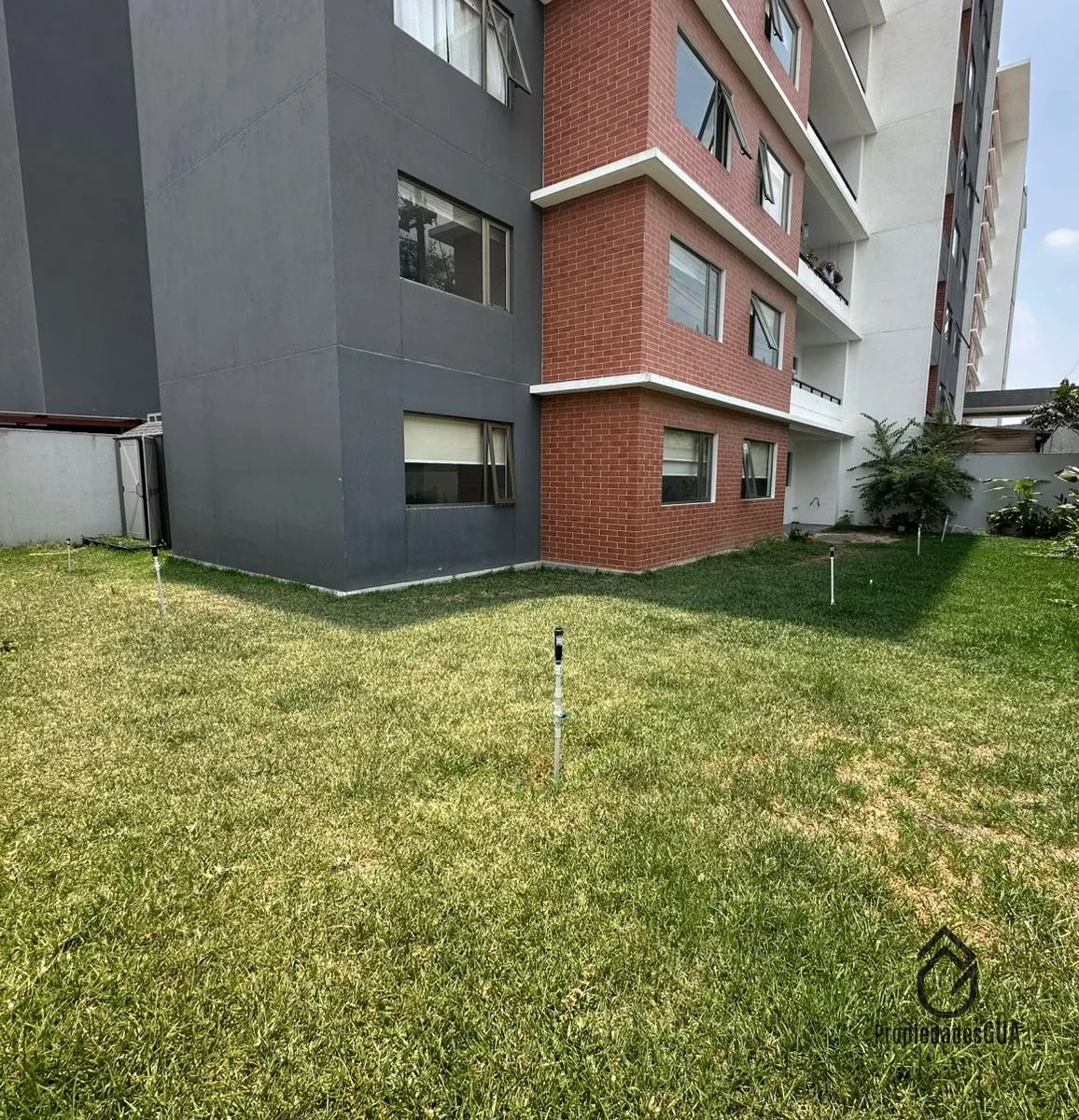 Apartamento con jardín acepta mascota - 1