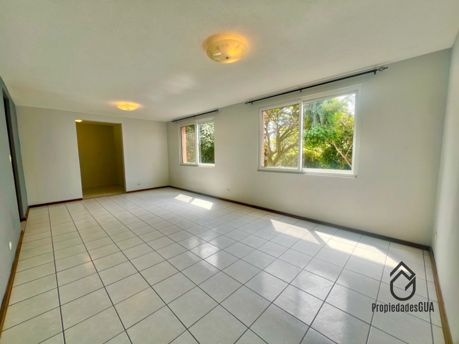 Apartamentos amplios y recién remodelados zona 13 — Apartamento en Alquiler en Zona 13, Guatemala, Ciudad — foto 1 de 12