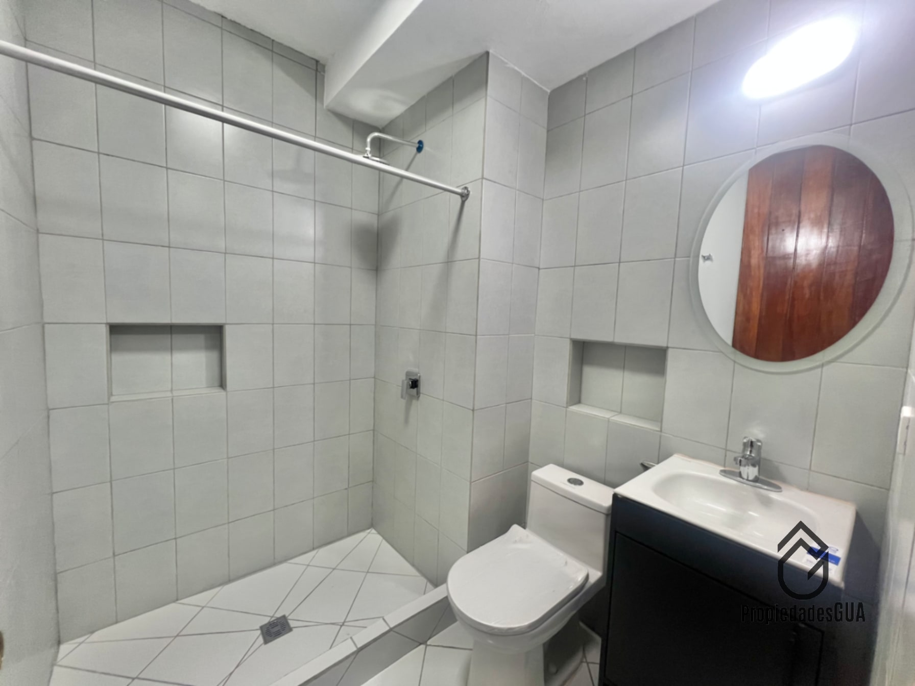 Apartamentos amplios y recién remodelados zona 13 — Apartamento en Alquiler en Zona 13, Guatemala, Ciudad — foto 3 de 12