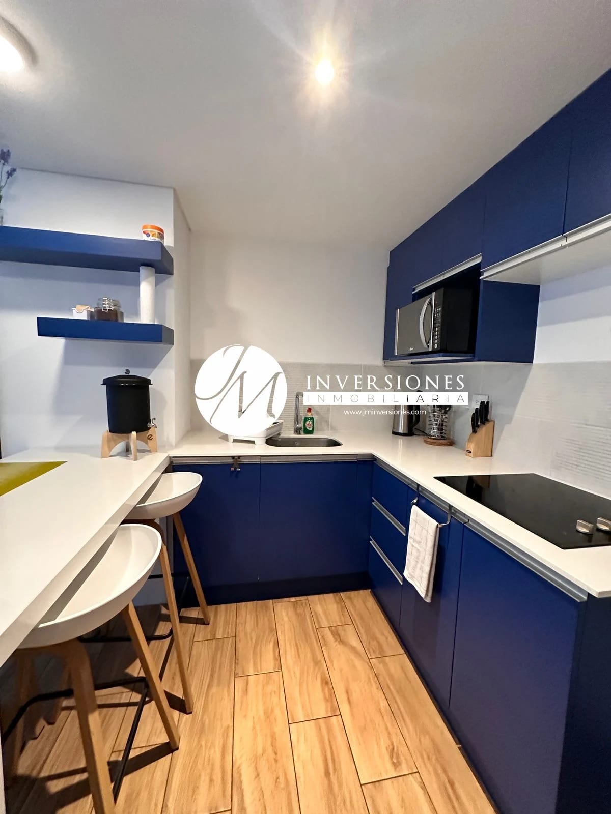 Apartamento en renta Amueblado en zona 4 - Image 4