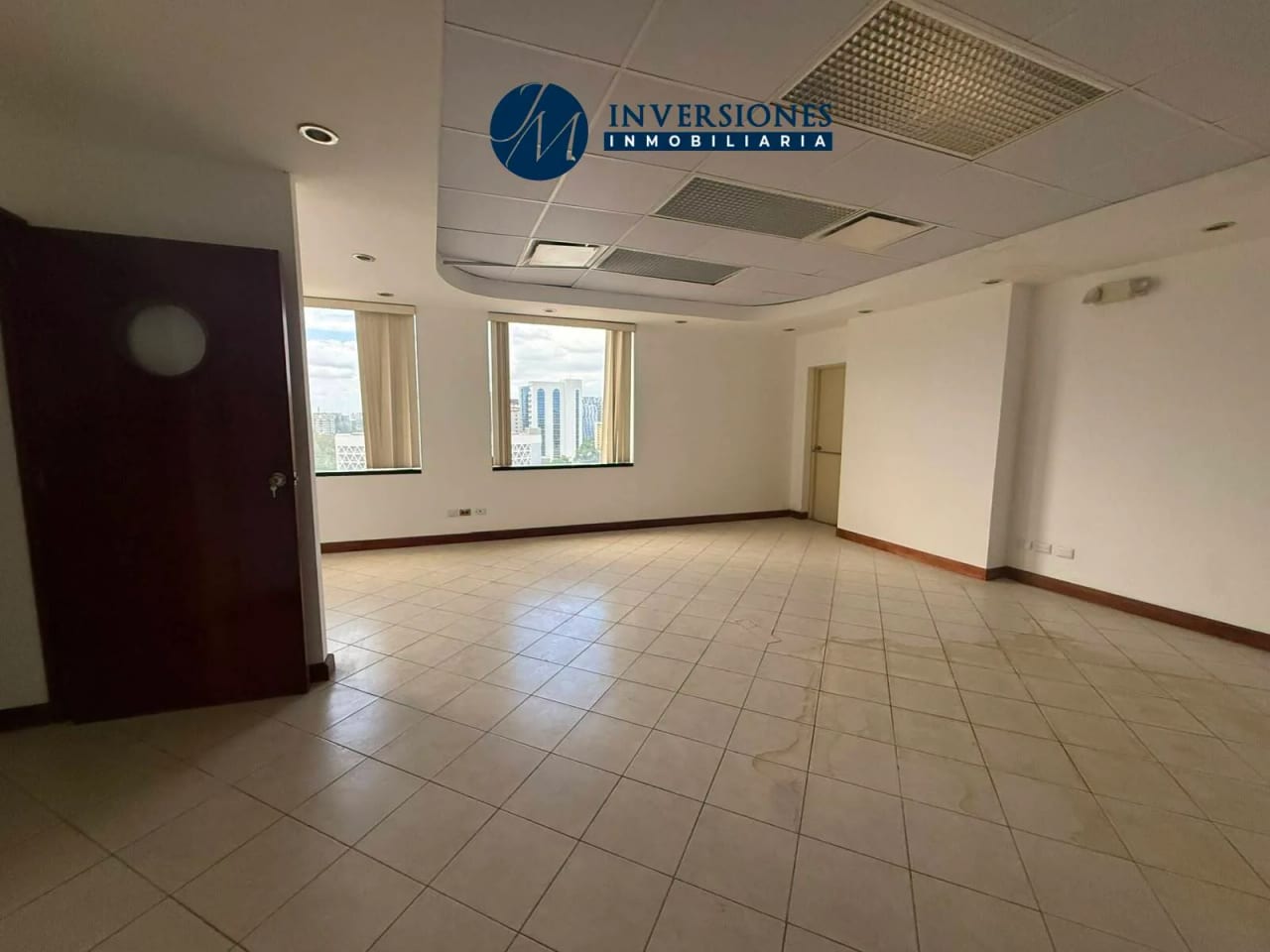 Oficina En Venta Con 216 mts En Zona 10 — Oficina en Venta en Zona 10, Guatemala, Ciudad — foto 3 de 6